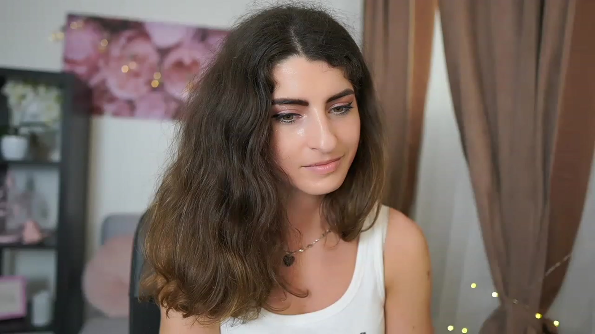 Gallery image thumbnail from EVA__LOVIA_'s myfreecams stream on, 05/25/2023, 13:13 image 17 of 20