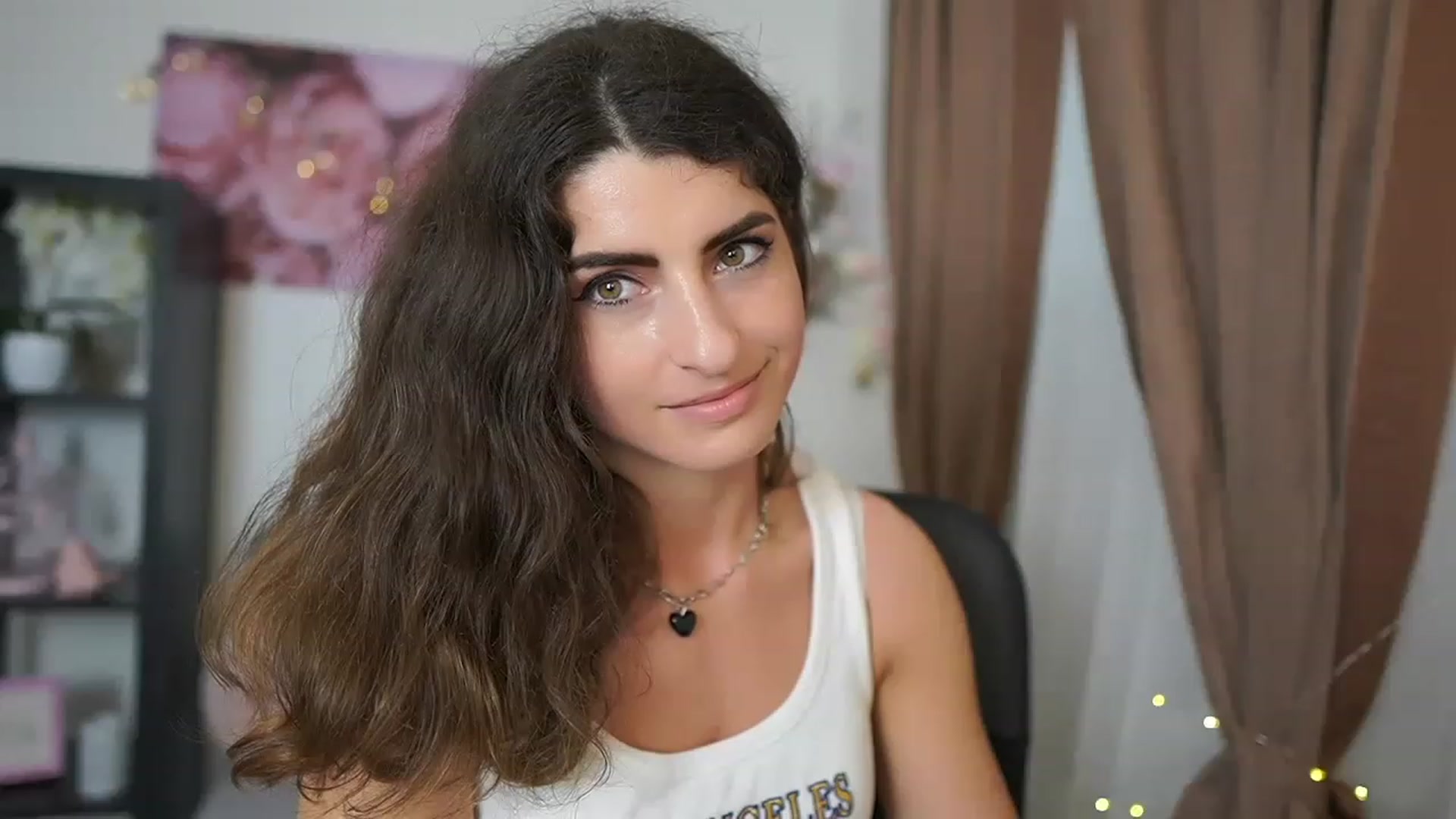 Gallery image thumbnail from EVA__LOVIA_'s myfreecams stream on, 05/25/2023, 13:13 image 13 of 20