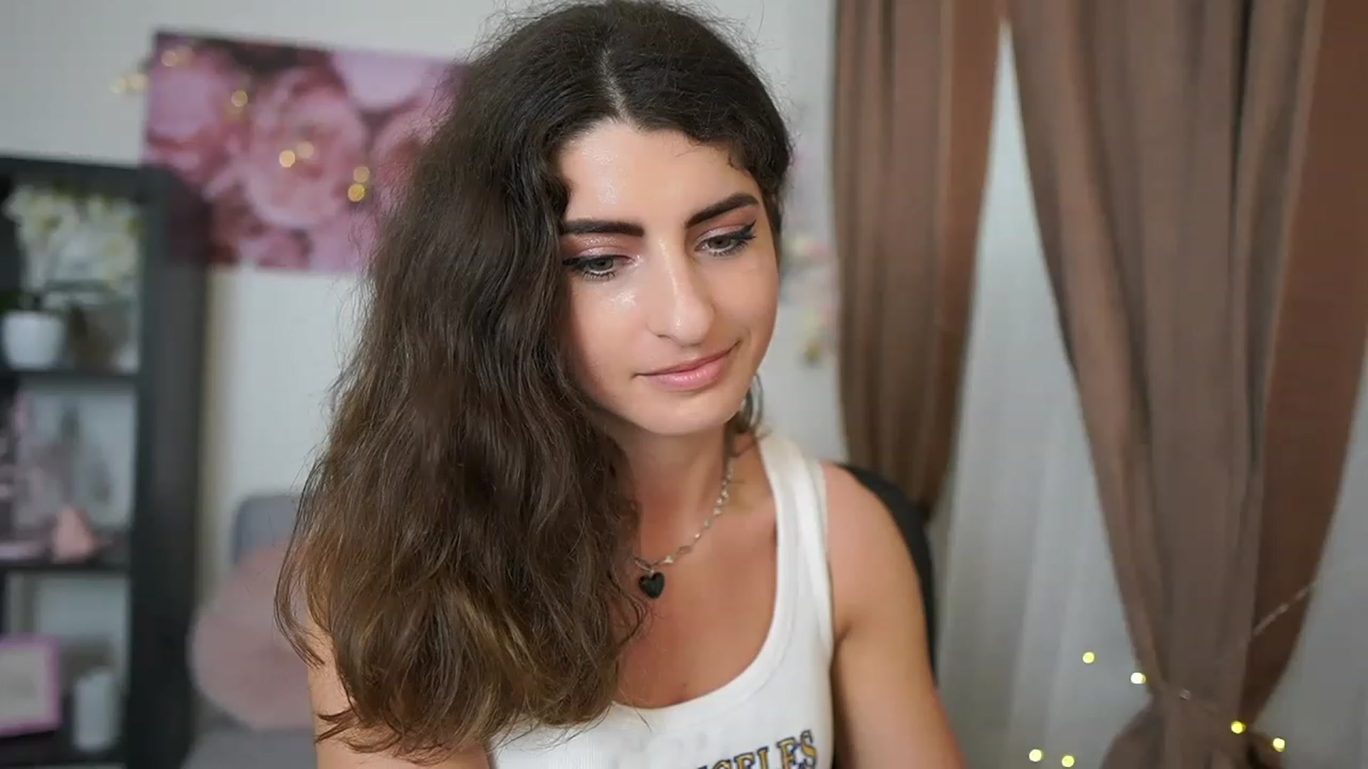 Gallery image thumbnail from EVA__LOVIA_'s myfreecams stream on, 05/25/2023, 13:13 image 12 of 20
