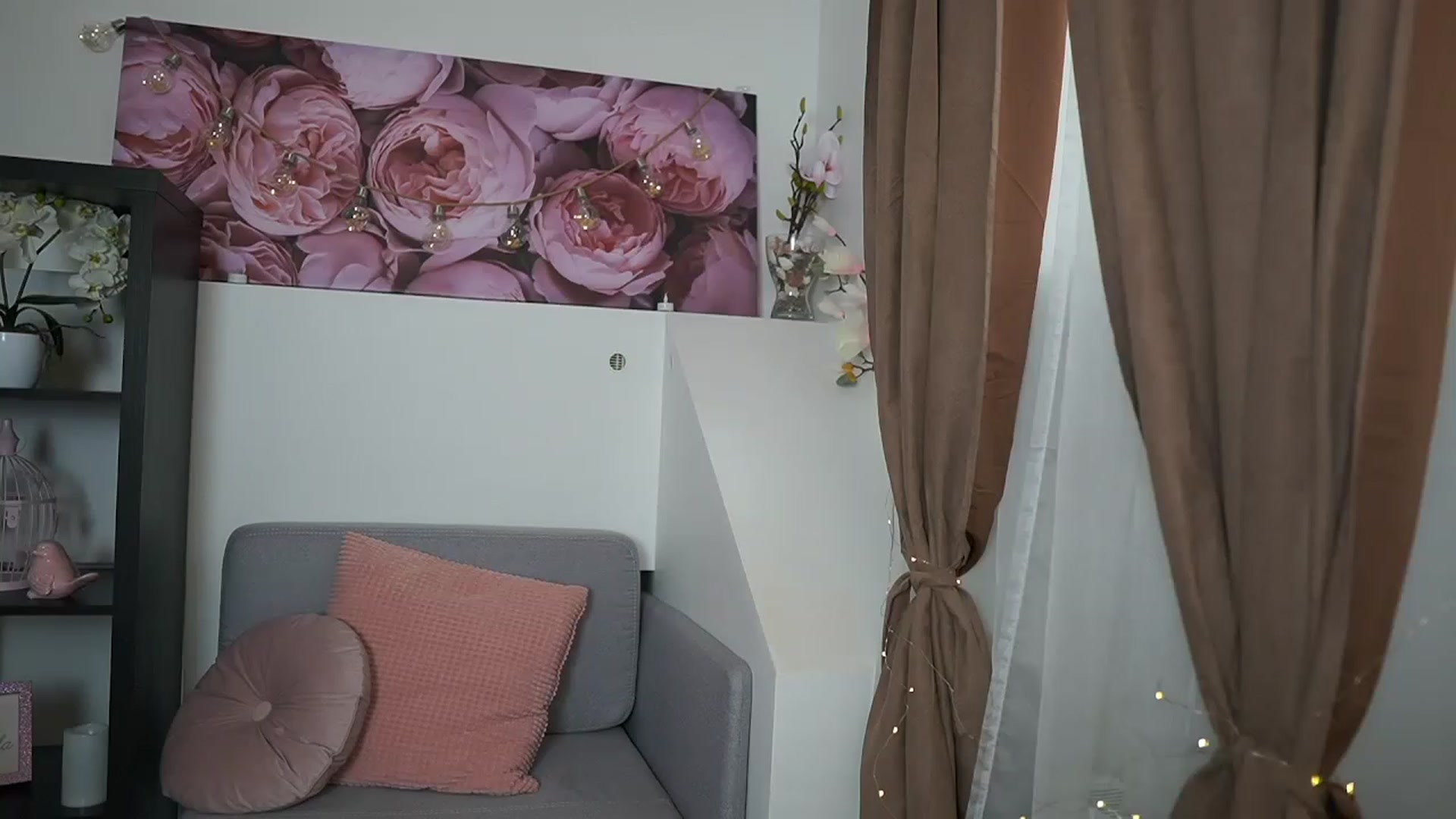 Gallery image thumbnail from EVA__LOVIA_'s myfreecams stream on, 06/03/2023, 12:48 image 15 of 20