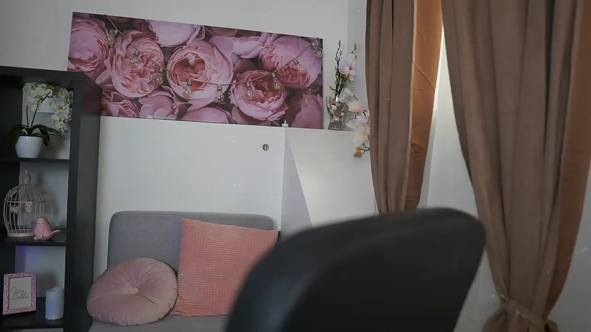 Gallery image thumbnail from EVA__LOVIA_'s myfreecams stream on, 06/17/2023, 14:24 image 16 of 20