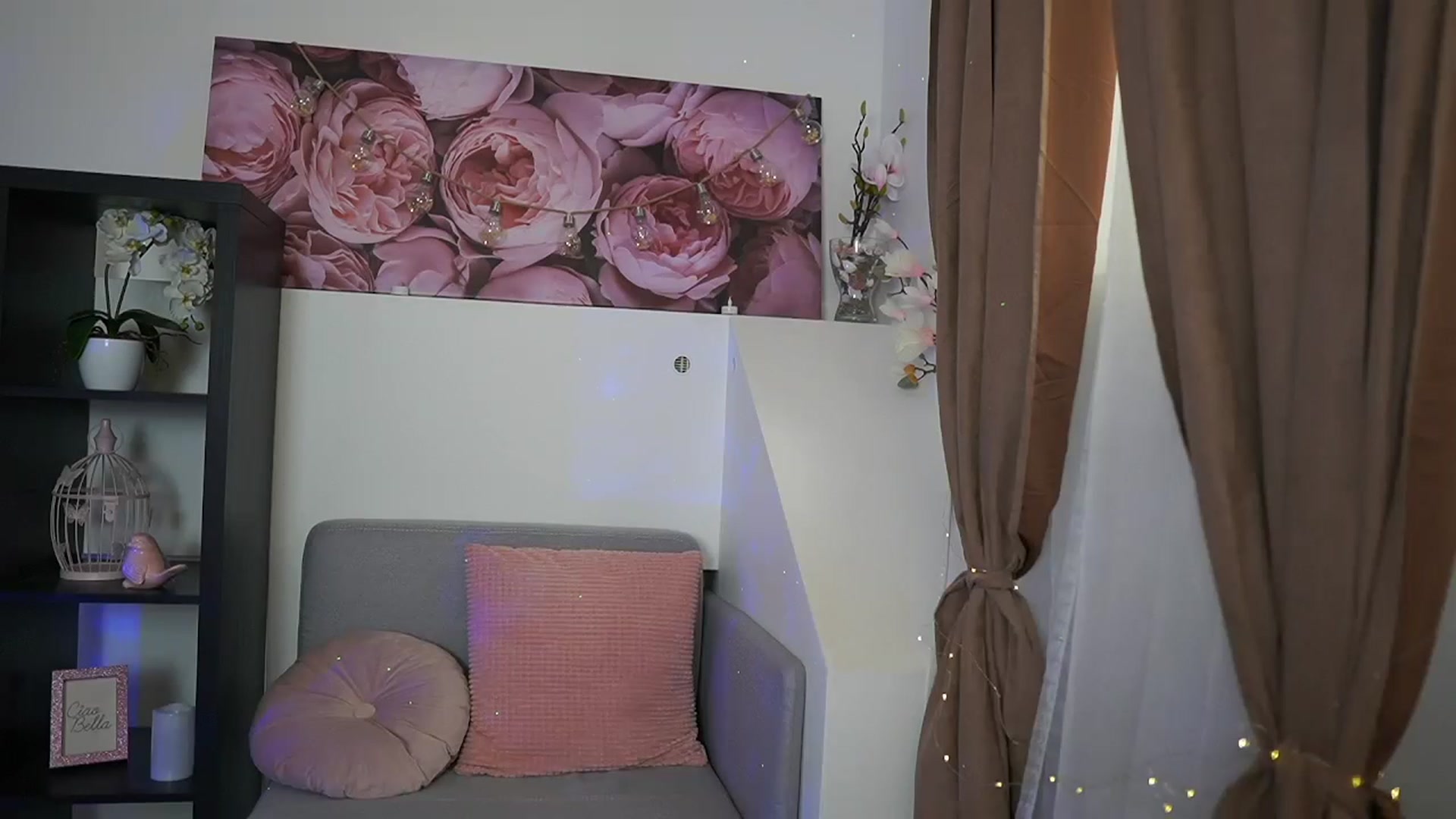Gallery image thumbnail from EVA__LOVIA_'s myfreecams stream on, 06/18/2023, 13:45 image 18 of 20