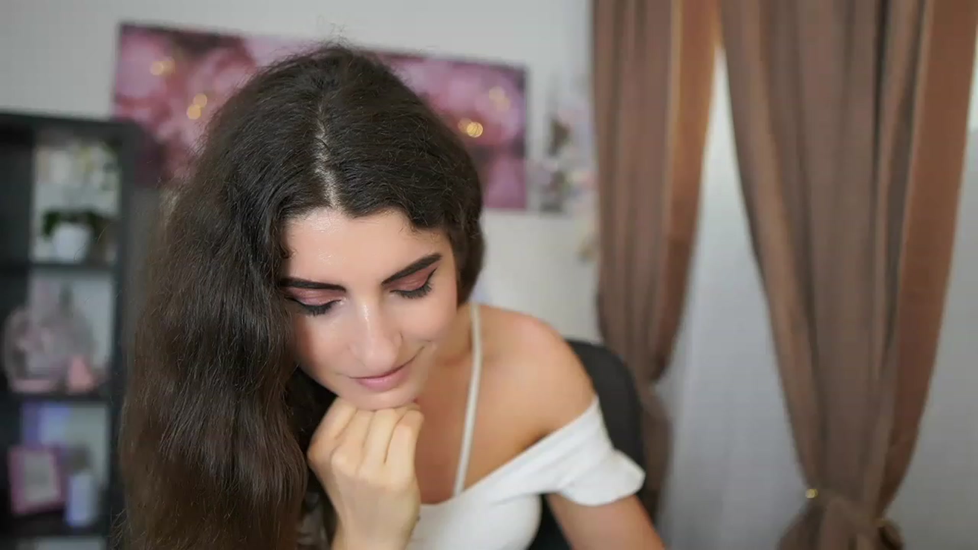 Gallery image thumbnail from EVA__LOVIA_'s myfreecams stream on, 07/03/2023, 12:01 image 14 of 20