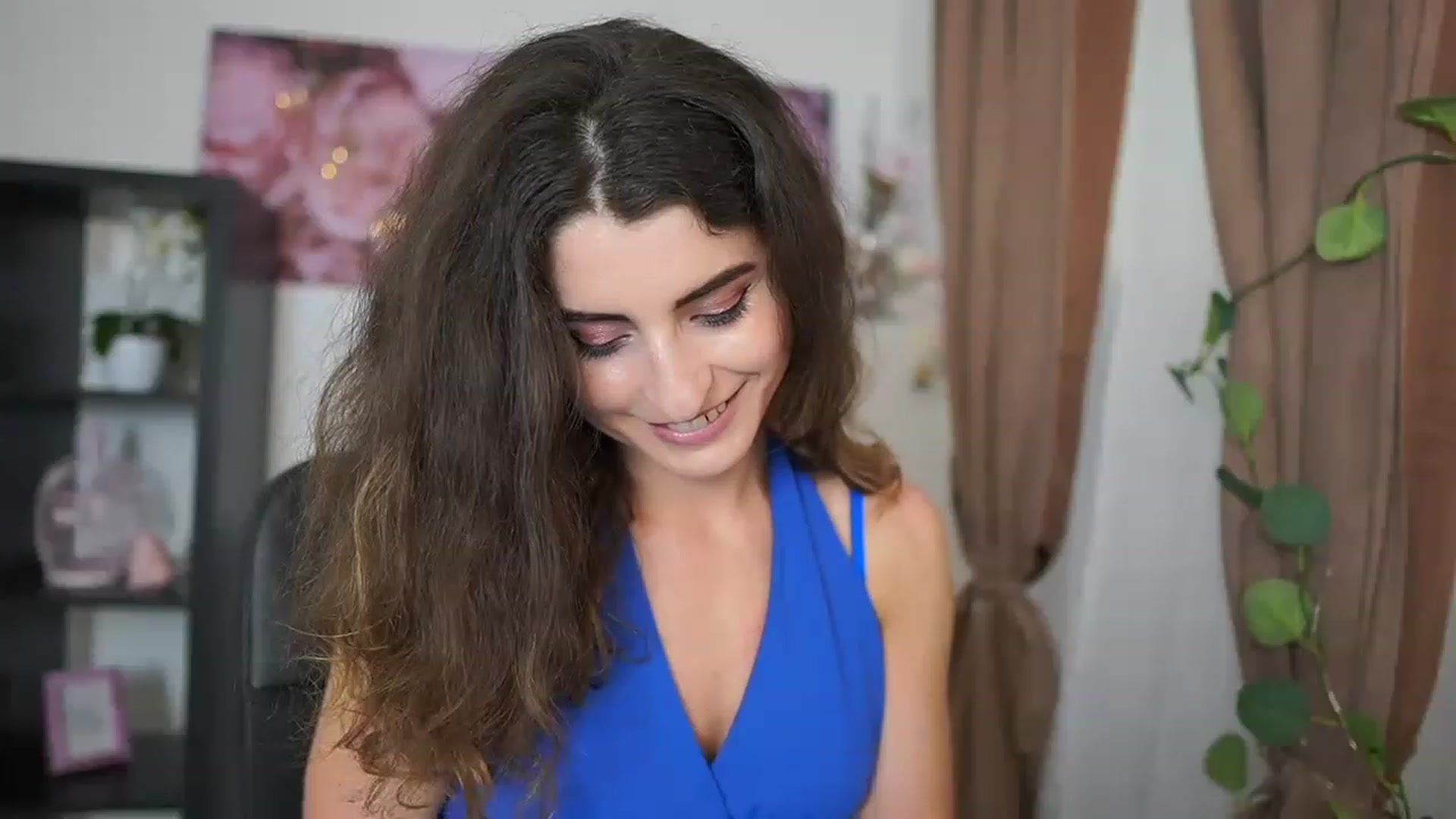 Gallery image thumbnail from EVA__LOVIA_'s myfreecams stream on, 07/08/2023, 15:59 image 13 of 20