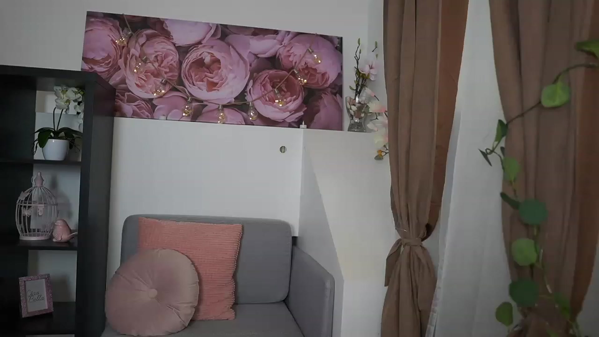 Gallery image thumbnail from EVA__LOVIA_'s myfreecams stream on, 07/08/2023, 15:59 image 10 of 20
