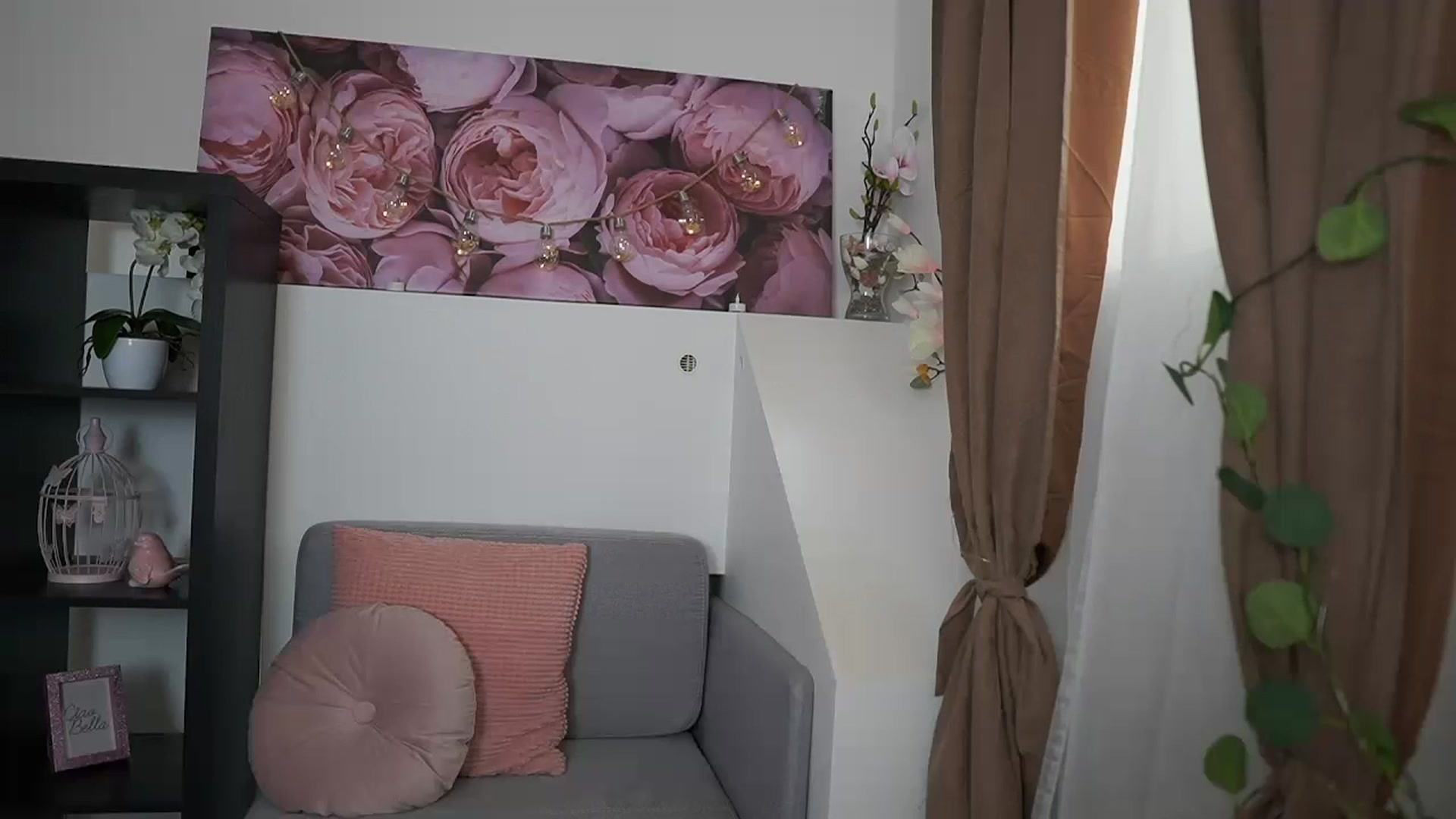 Gallery image thumbnail from EVA__LOVIA_'s myfreecams stream on, 07/09/2023, 12:03 image 4 of 20