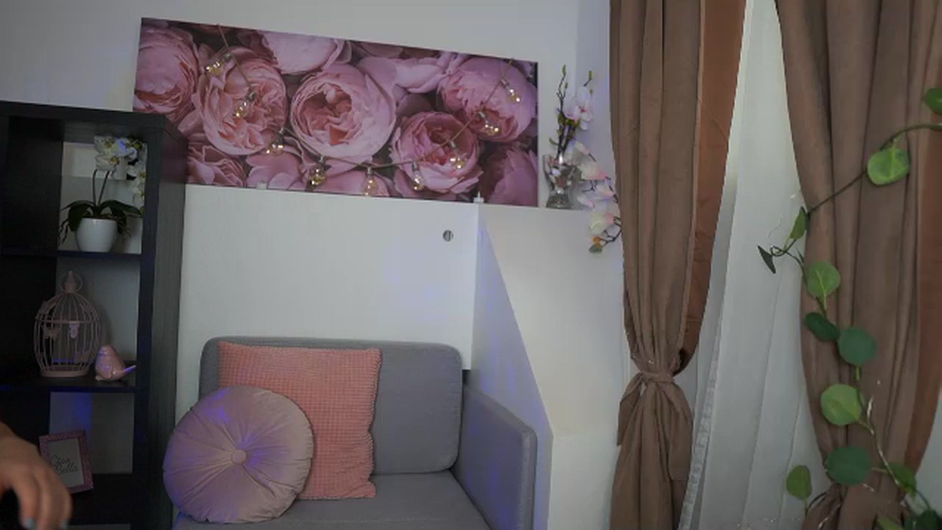Gallery image thumbnail from EVA__LOVIA_'s myfreecams stream on, 07/21/2023, 15:06 image 19 of 20