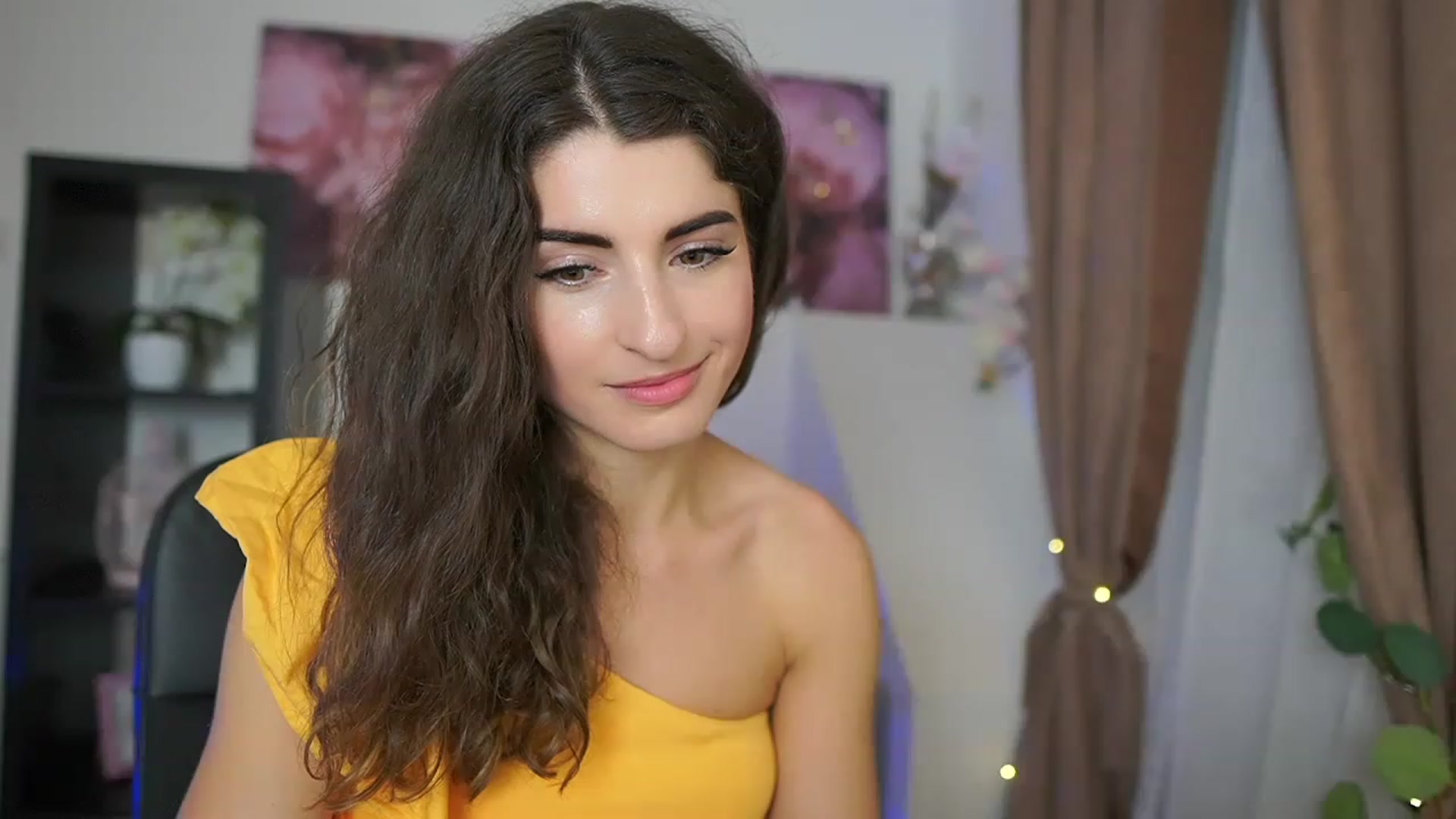 Gallery image thumbnail from EVA__LOVIA_'s myfreecams stream on, 08/03/2023, 17:11 image 16 of 20