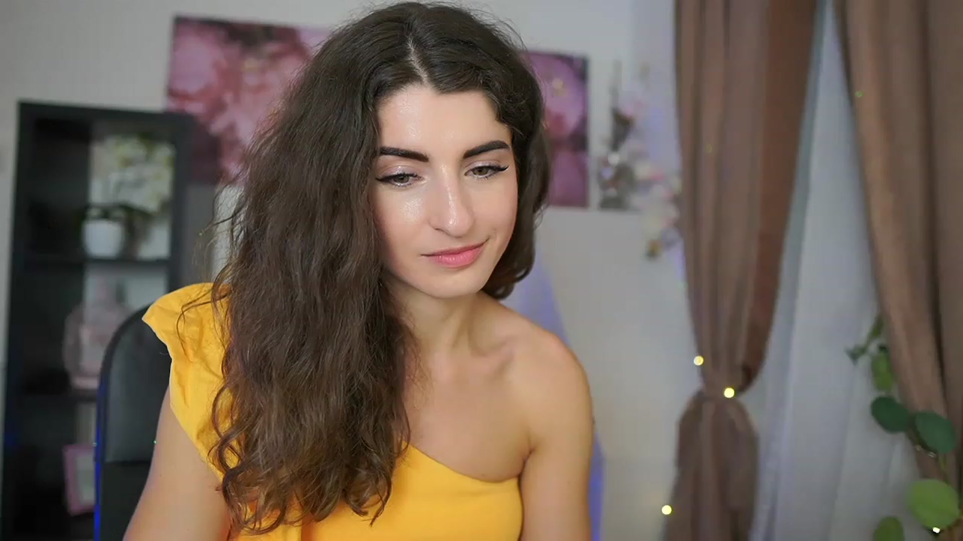 Gallery image thumbnail from EVA__LOVIA_'s myfreecams stream on, 08/03/2023, 17:11 image 17 of 20