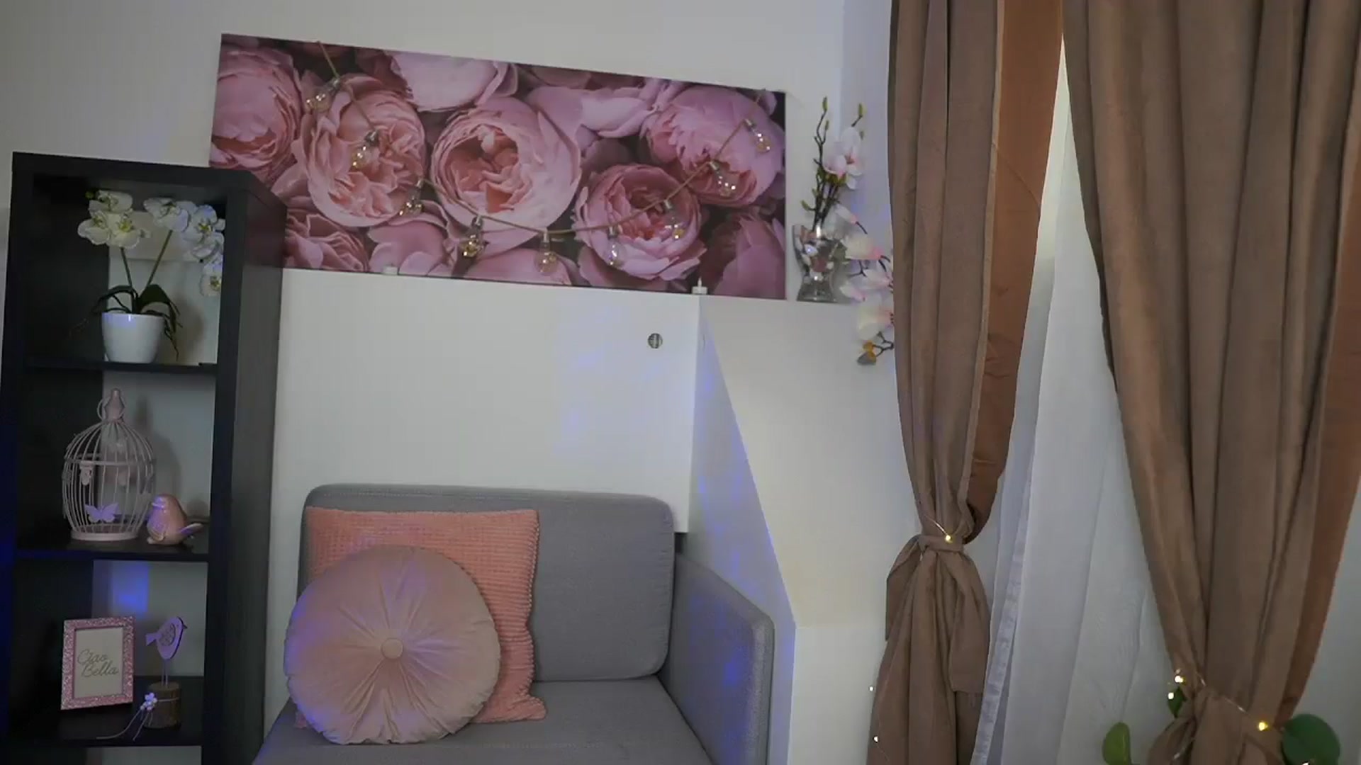 Gallery image thumbnail from EVA__LOVIA_'s myfreecams stream on, 08/12/2023, 09:52 image 6 of 20