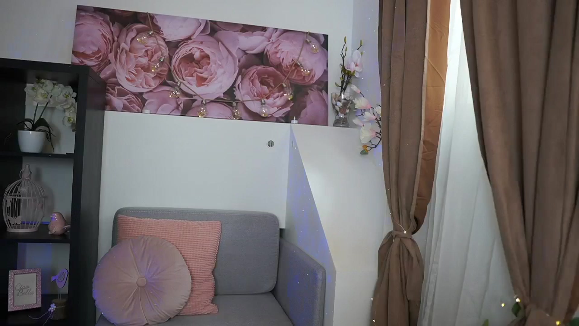 Gallery image thumbnail from EVA__LOVIA_'s myfreecams stream on, 08/27/2023, 12:06 image 14 of 20