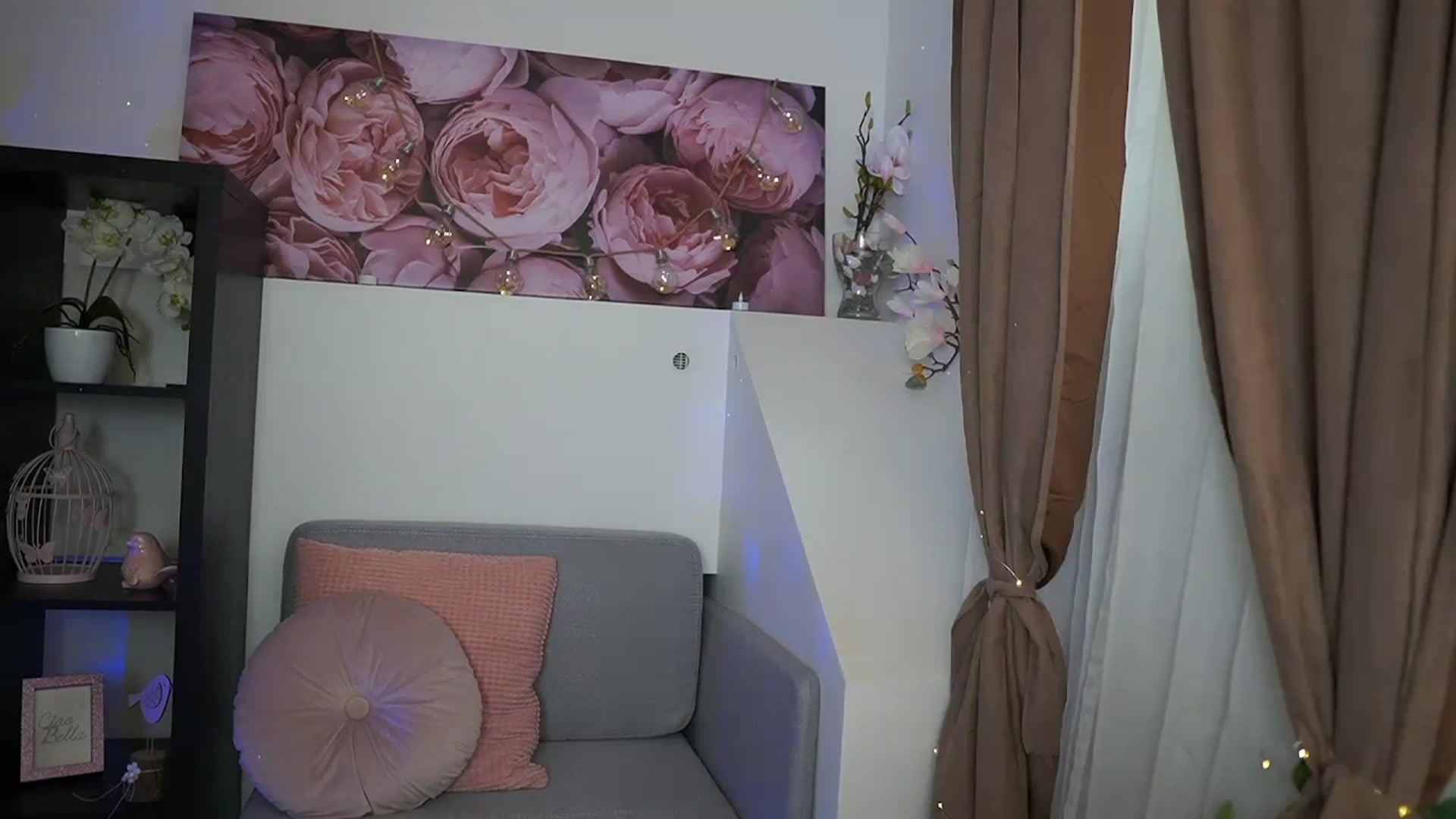 Gallery image thumbnail from EVA__LOVIA_'s myfreecams stream on, 08/27/2023, 13:22 image 19 of 20