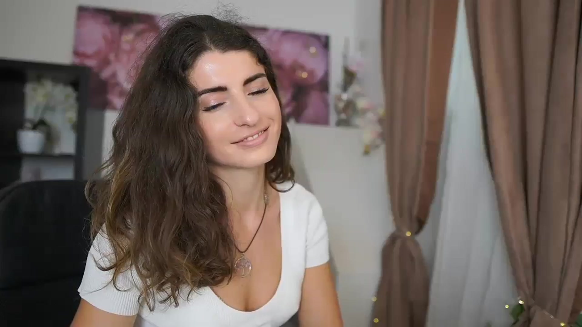 Gallery image thumbnail from EVA__LOVIA_'s myfreecams stream on, 08/31/2023, 13:18 image 6 of 20