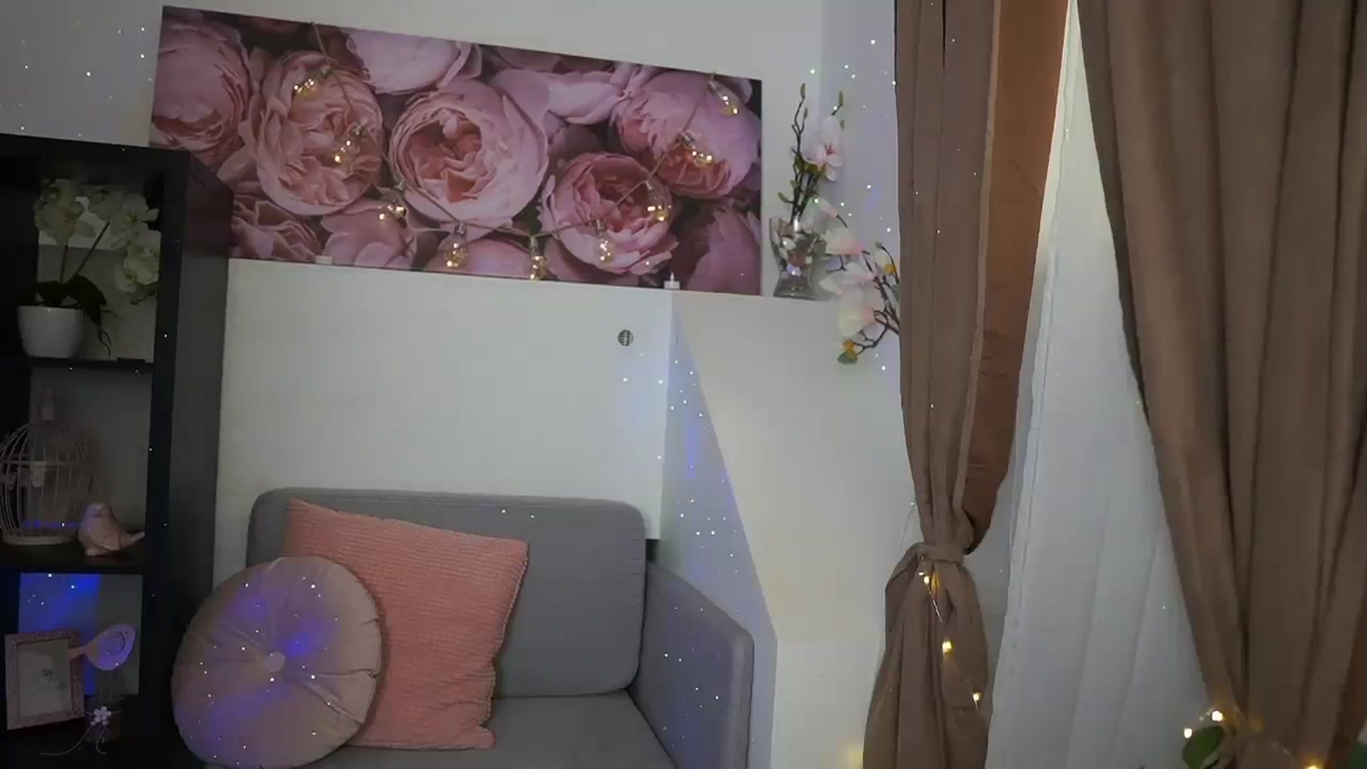 Gallery image thumbnail from EVA__LOVIA_'s myfreecams stream on, 09/09/2023, 14:03 image 15 of 20