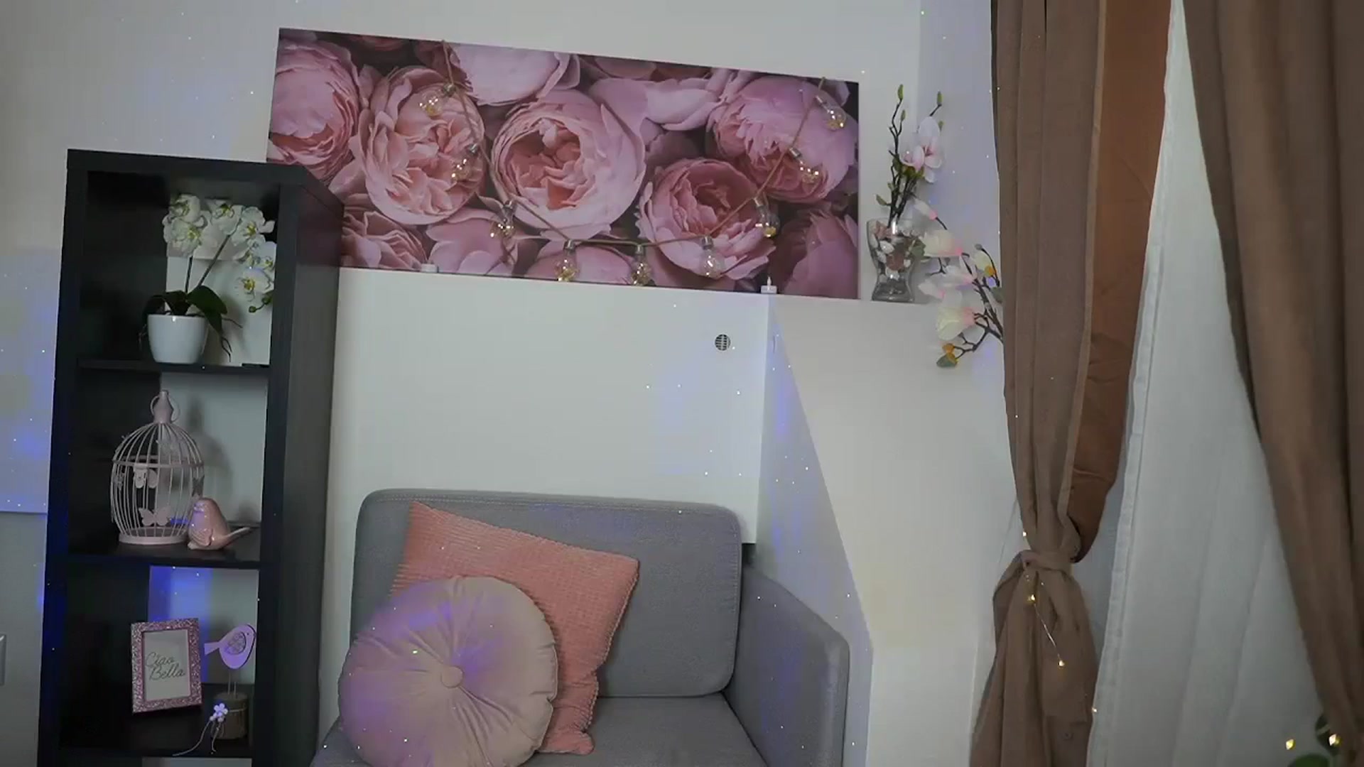 Gallery image thumbnail from EVA__LOVIA_'s myfreecams stream on, 09/20/2023, 13:13 image 5 of 20