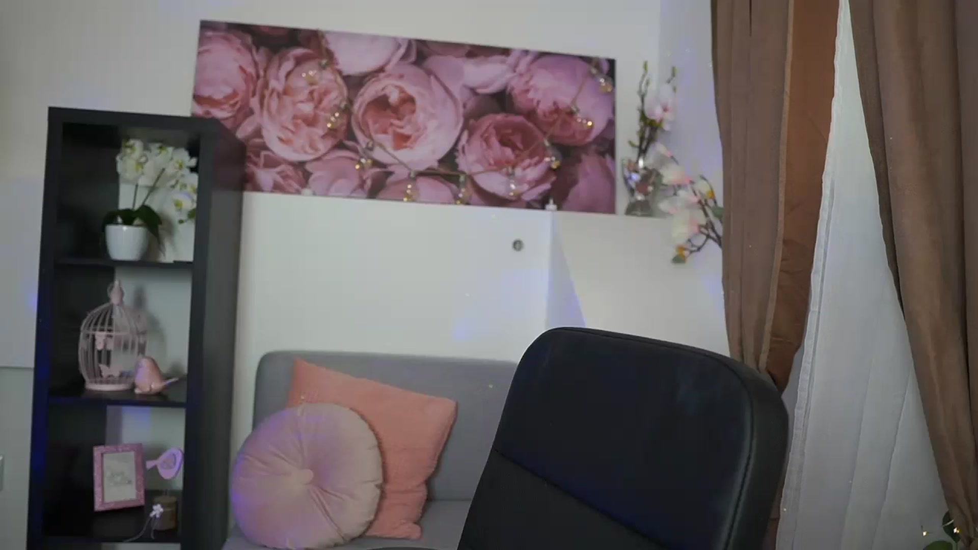 Gallery image thumbnail from EVA__LOVIA_'s myfreecams stream on, 09/22/2023, 13:27 image 15 of 20