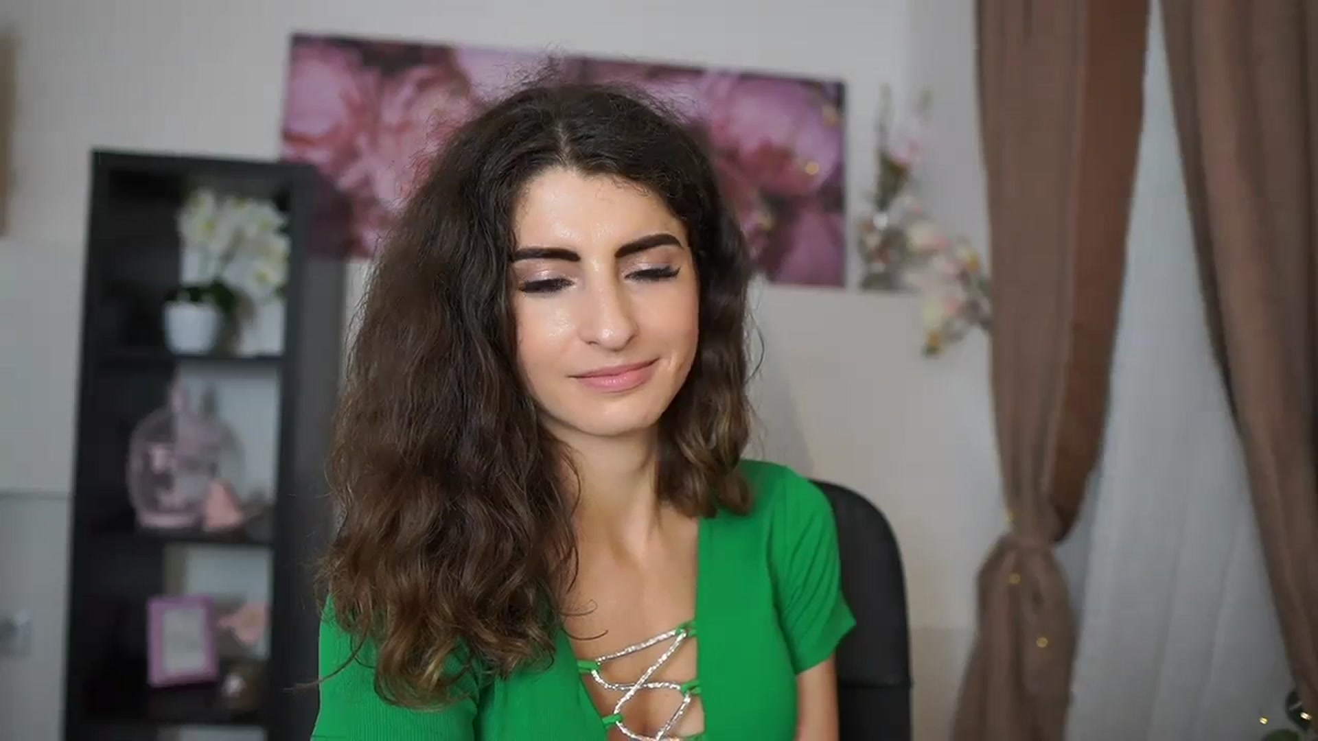 Gallery image thumbnail from EVA__LOVIA_'s myfreecams stream on, 09/23/2023, 12:12 image 18 of 20