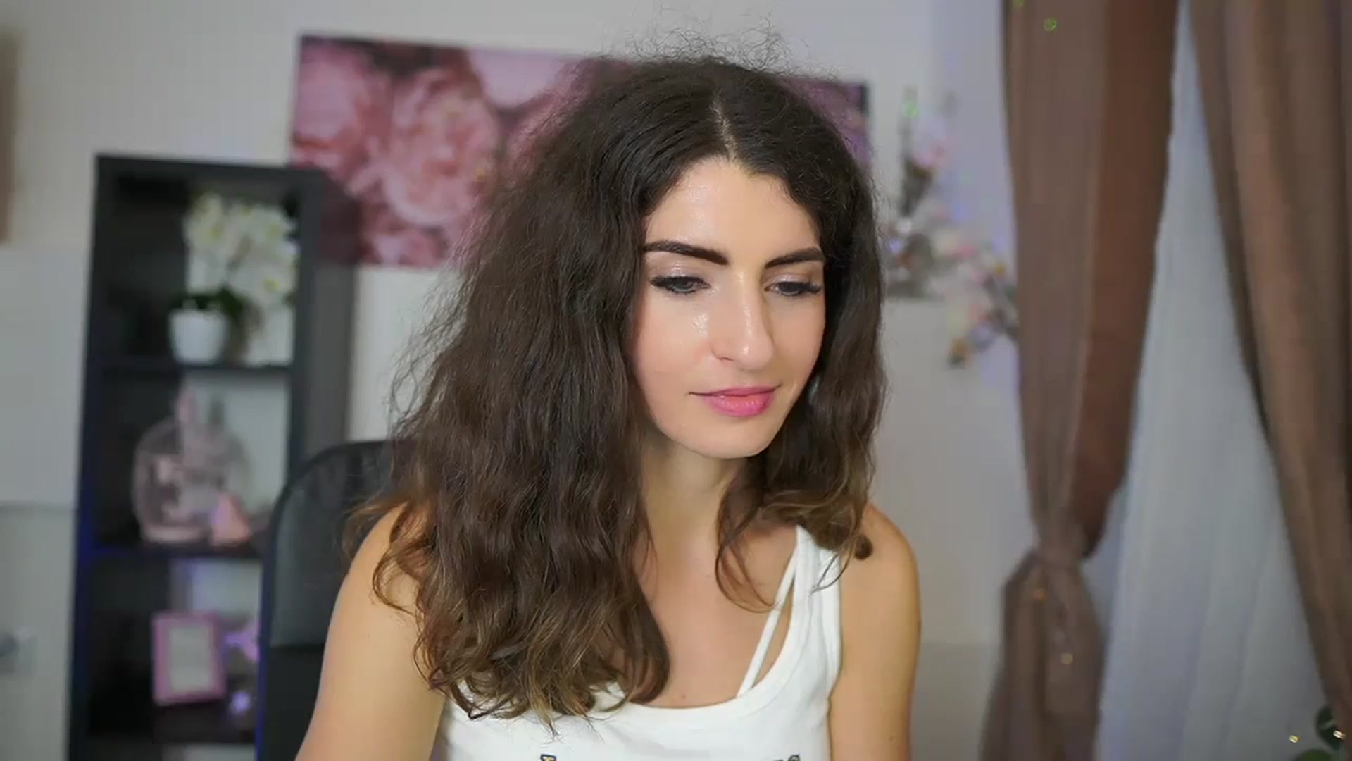 Gallery image thumbnail from EVA__LOVIA_'s myfreecams stream on, 09/24/2023, 16:22 image 13 of 20