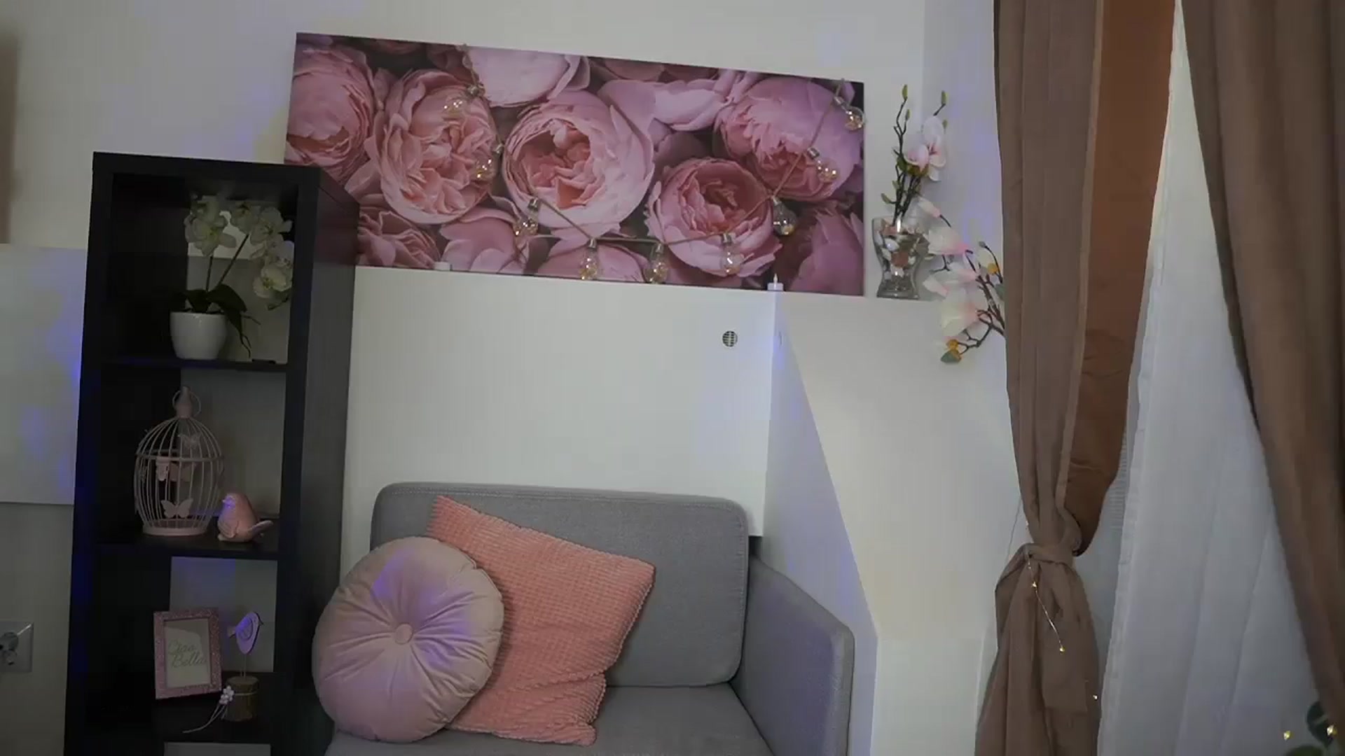 Gallery image thumbnail from EVA__LOVIA_'s myfreecams stream on, 09/26/2023, 10:31 image 19 of 20