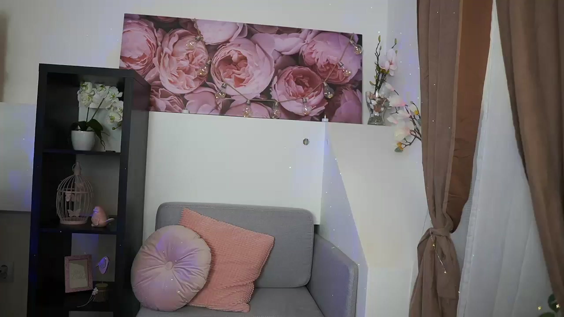 Gallery image thumbnail from EVA__LOVIA_'s myfreecams stream on, 09/26/2023, 12:25 image 11 of 20