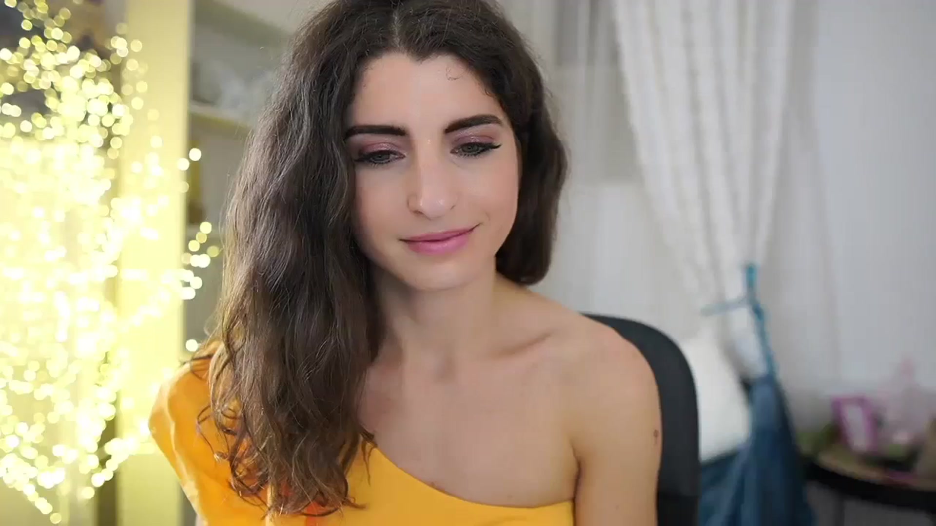 Gallery image thumbnail from EVA__LOVIA_'s myfreecams stream on, 10/14/2023, 16:43 image 6 of 20