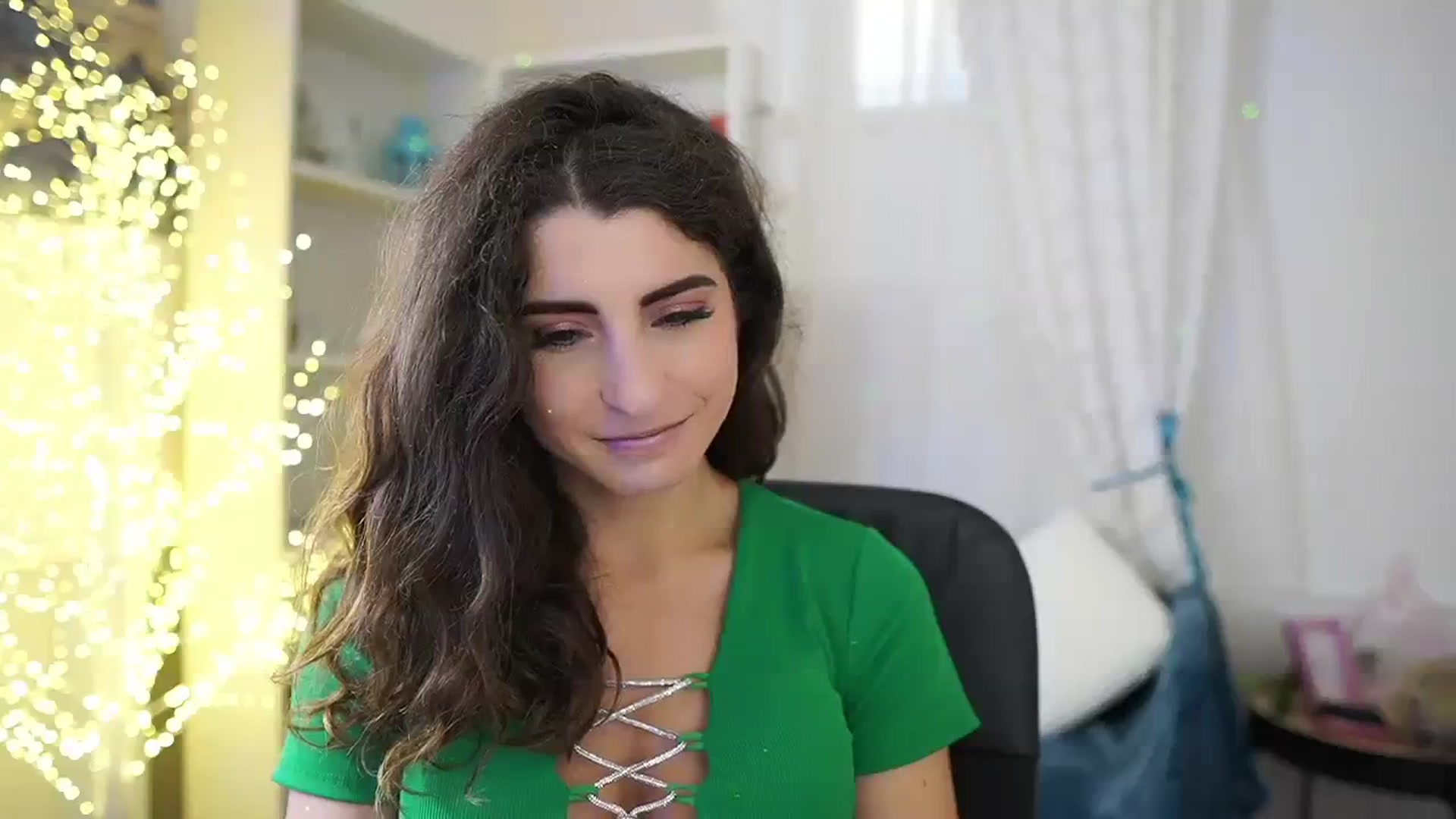Gallery image thumbnail from EVA__LOVIA_'s myfreecams stream on, 10/16/2023, 10:22 image 19 of 20