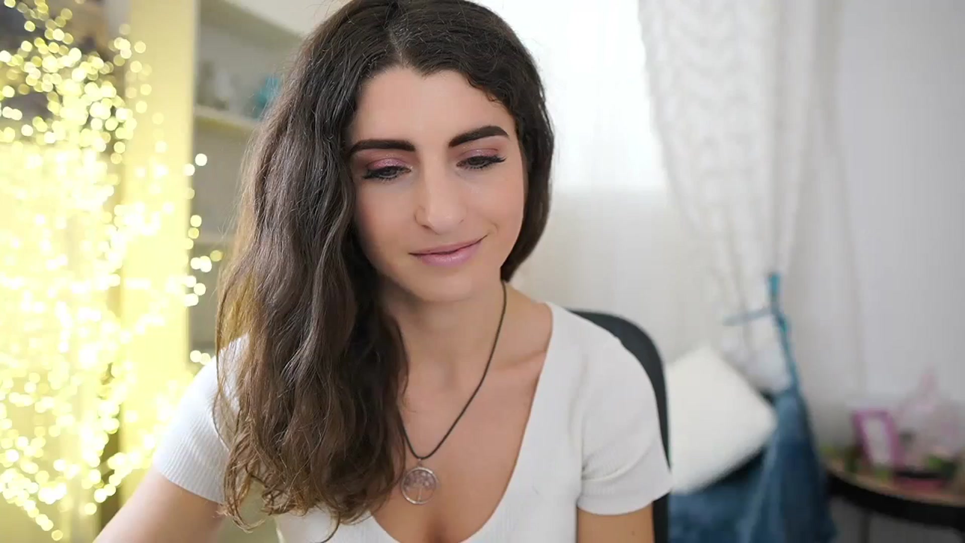 Gallery image thumbnail from EVA__LOVIA_'s myfreecams stream on, 10/17/2023, 12:28 image 20 of 20