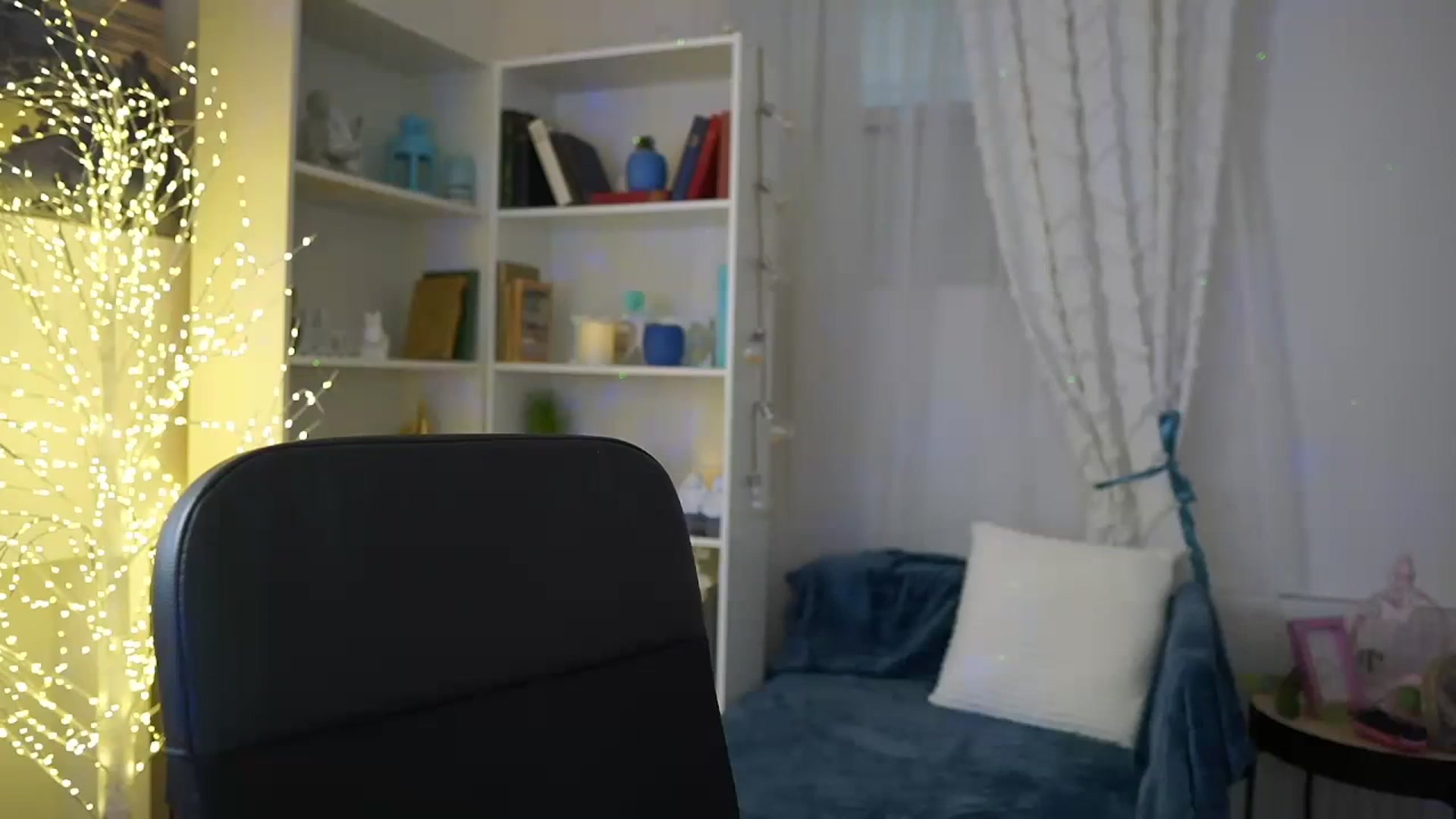 Gallery image thumbnail from EVA__LOVIA_'s myfreecams stream on, 10/20/2023, 07:23 image 19 of 20