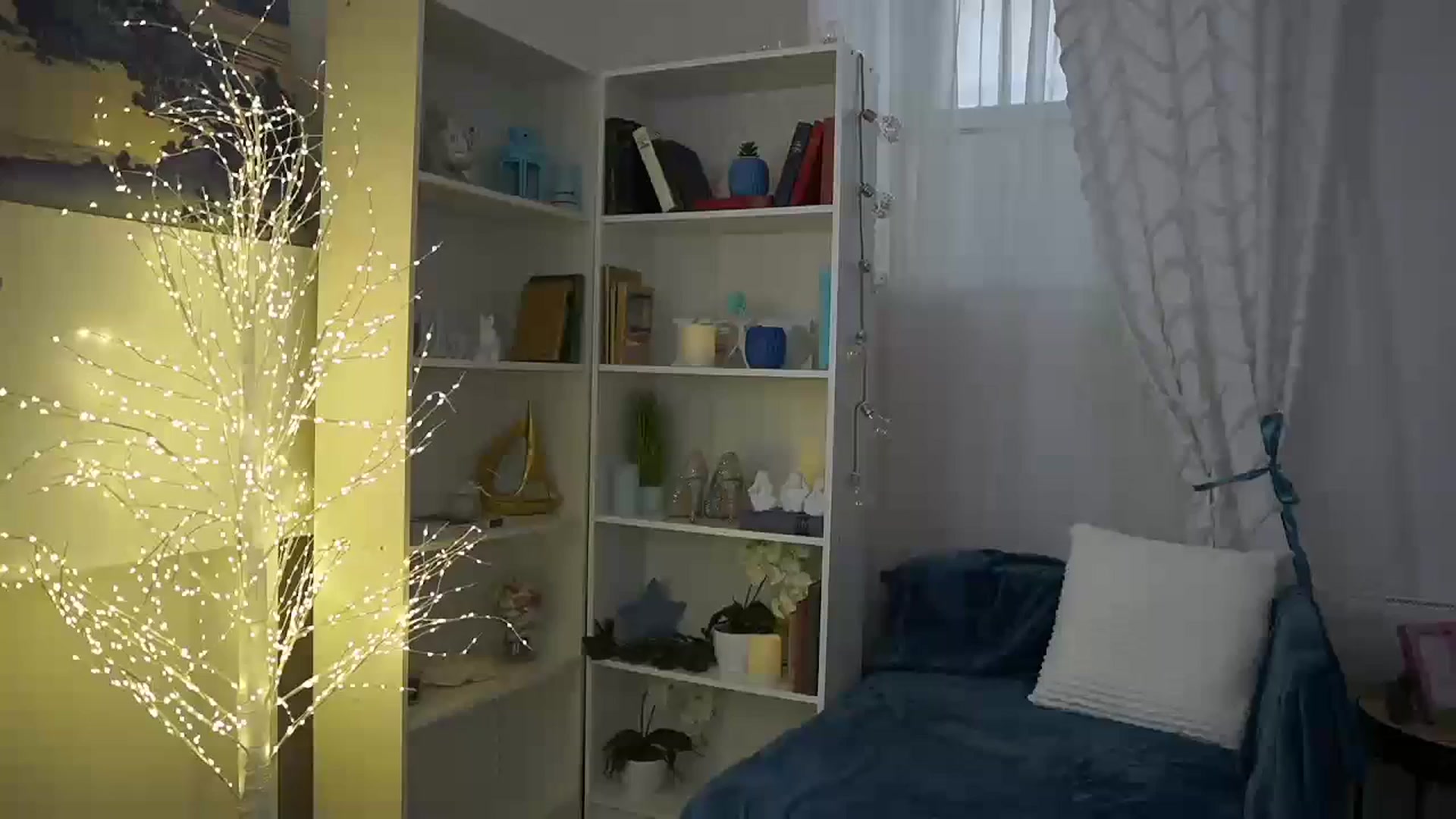 Gallery image thumbnail from EVA__LOVIA_'s myfreecams stream on, 10/20/2023, 11:30 image 14 of 20
