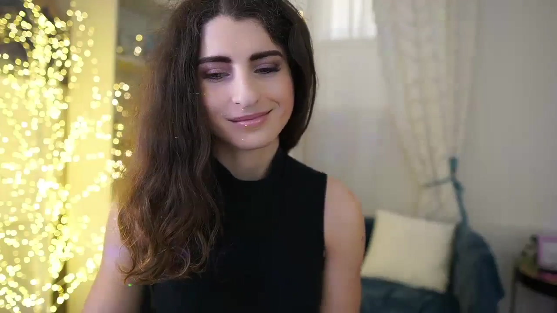 Gallery image thumbnail from EVA__LOVIA_'s myfreecams stream on, 11/01/2023, 11:33 image 19 of 20