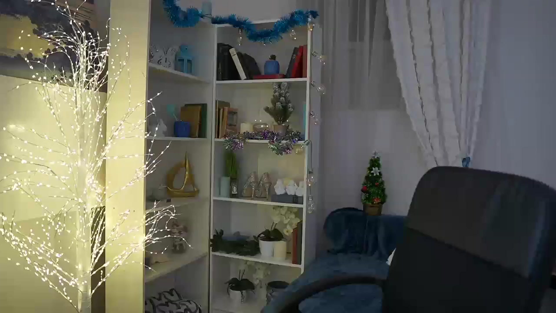 Gallery image thumbnail from EVA__LOVIA_'s myfreecams stream on, 12/08/2023, 18:43 image 7 of 20