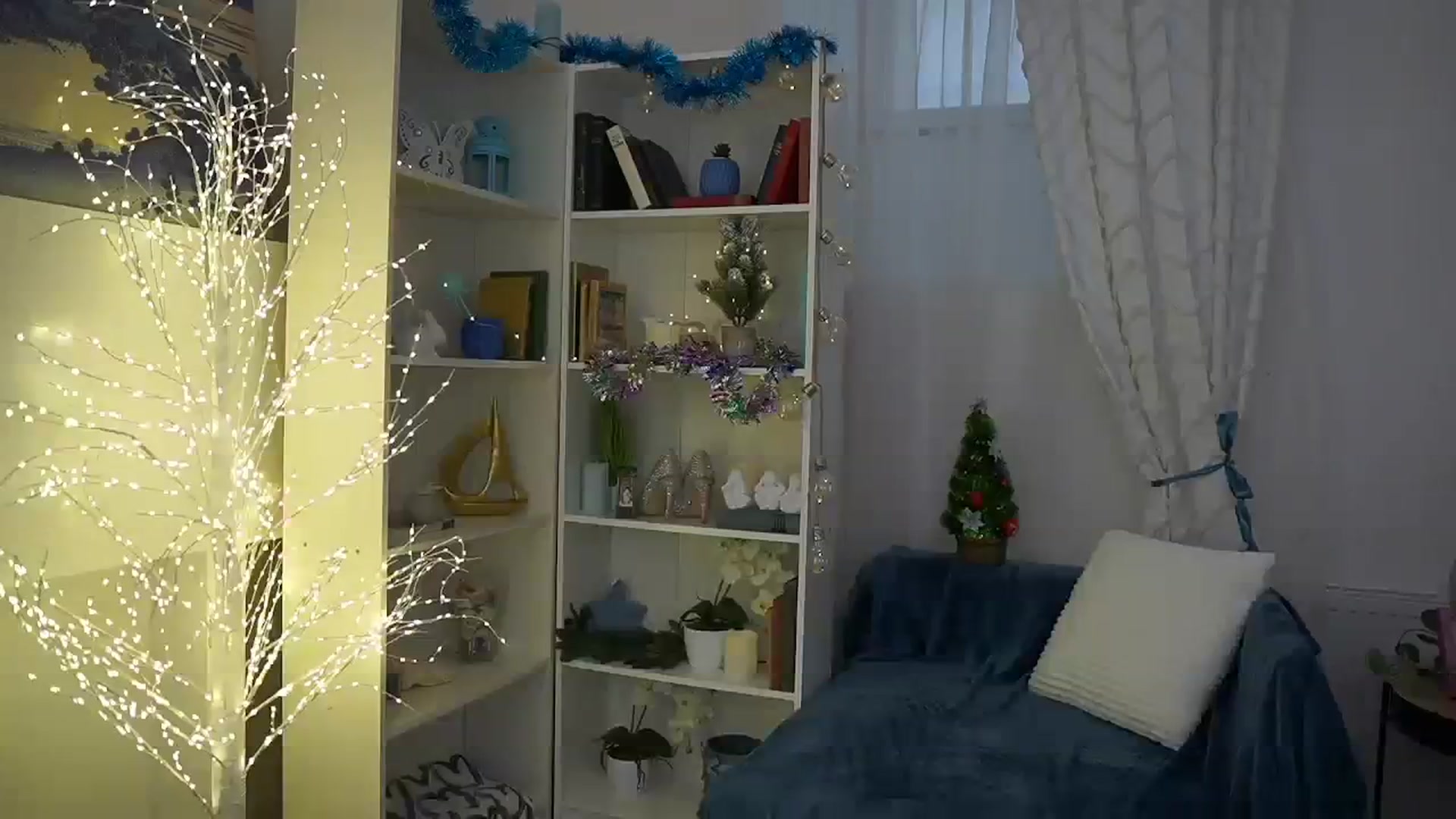 Gallery image thumbnail from EVA__LOVIA_'s myfreecams stream on, 12/15/2023, 11:35 image 8 of 20