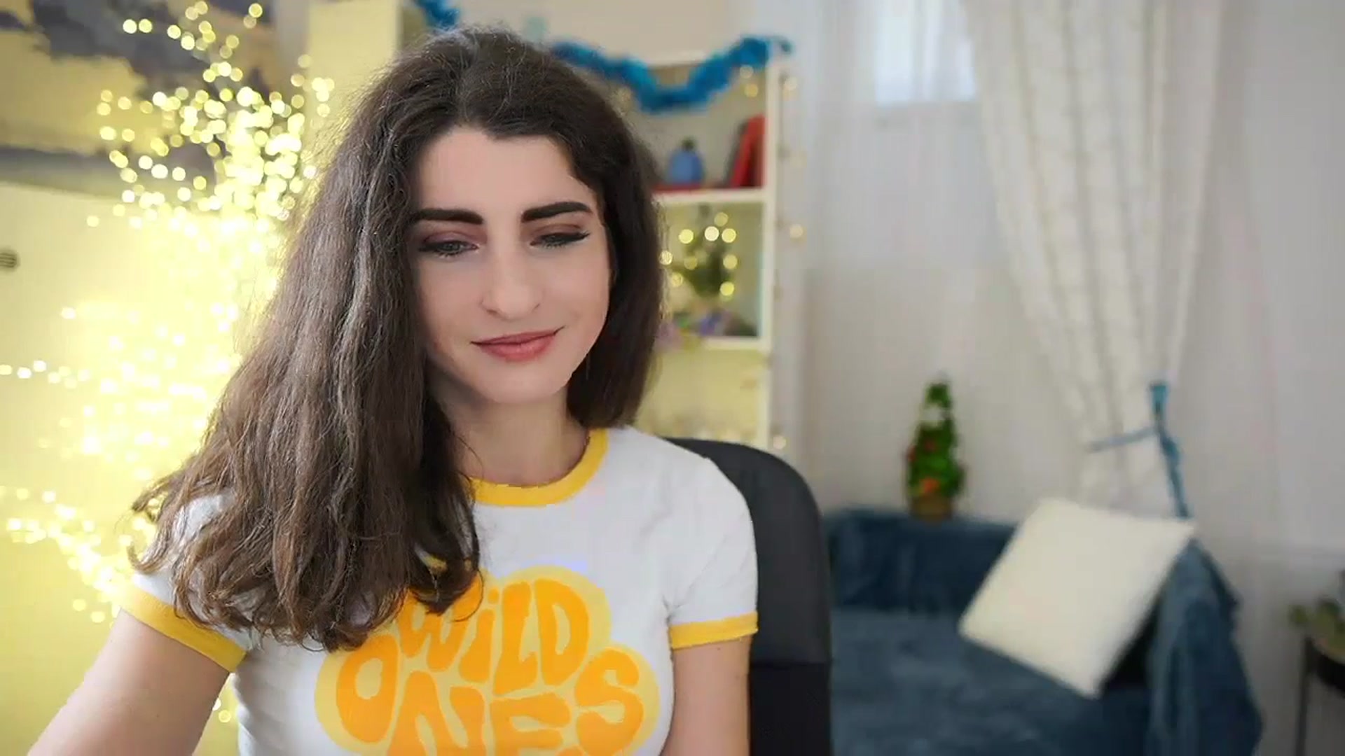 Gallery image thumbnail from EVA__LOVIA_'s myfreecams stream on, 12/18/2023, 12:27 image 14 of 20