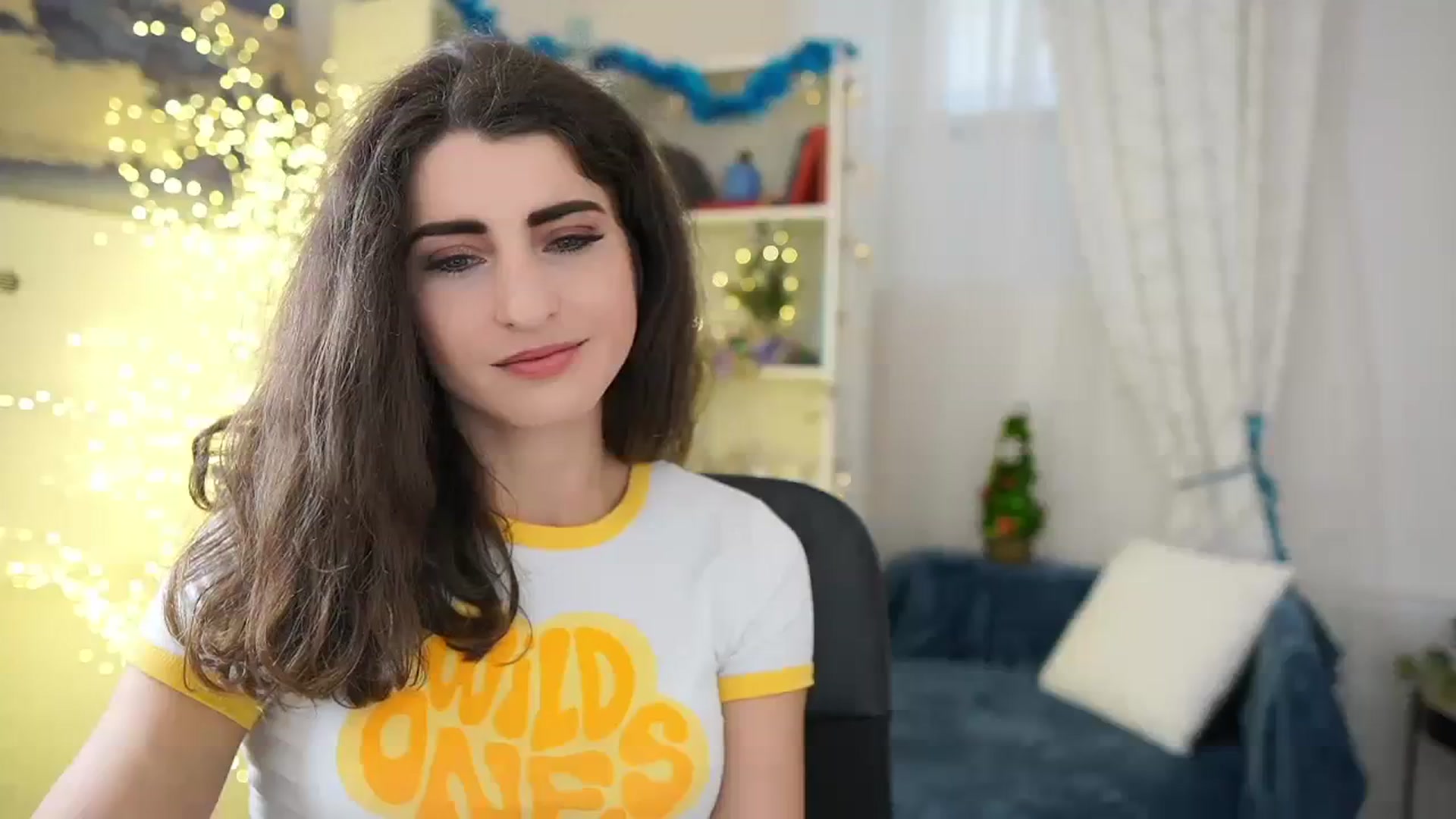 Gallery image thumbnail from EVA__LOVIA_'s myfreecams stream on, 12/18/2023, 12:27 image 19 of 20