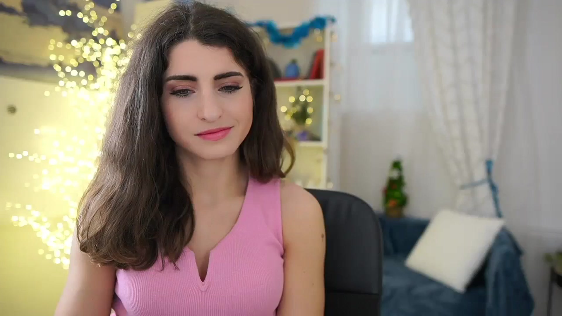 Gallery image thumbnail from EVA__LOVIA_'s myfreecams stream on, 12/22/2023, 11:03 image 13 of 20
