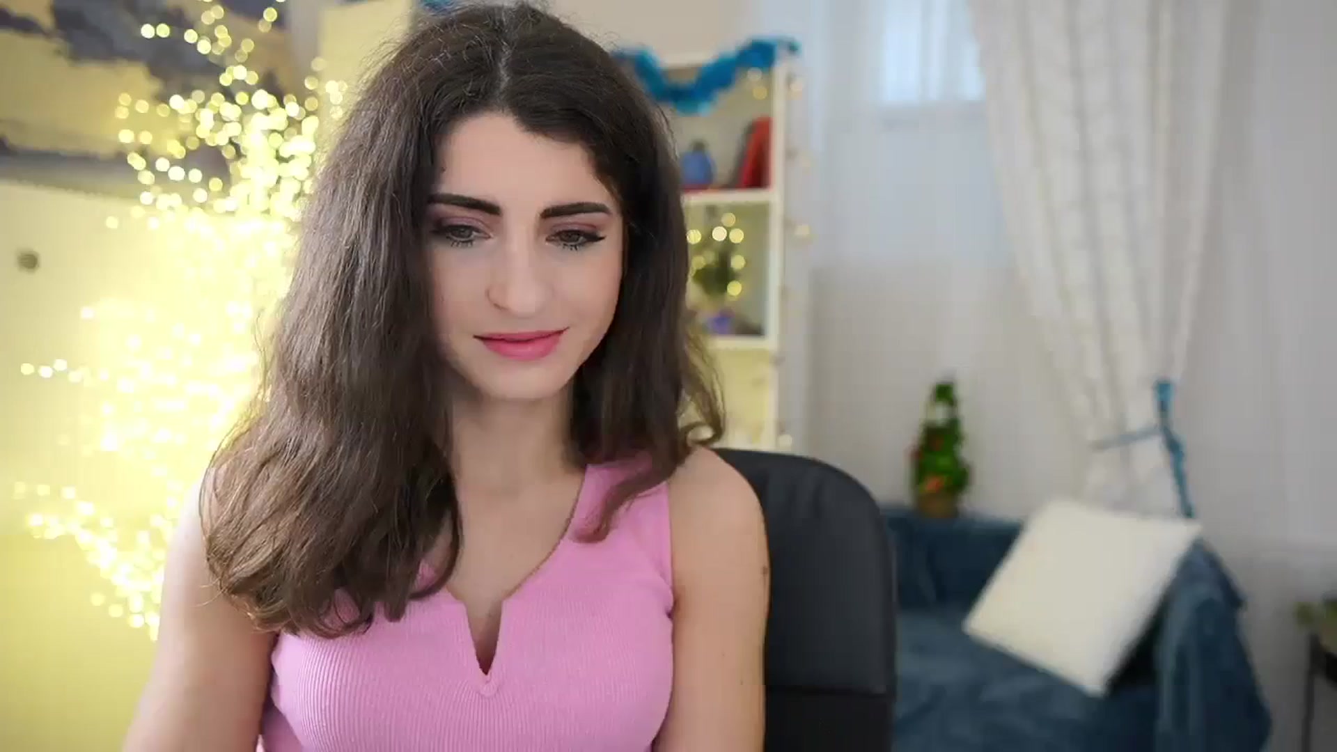 Gallery image thumbnail from EVA__LOVIA_'s myfreecams stream on, 12/22/2023, 11:03 image 16 of 20