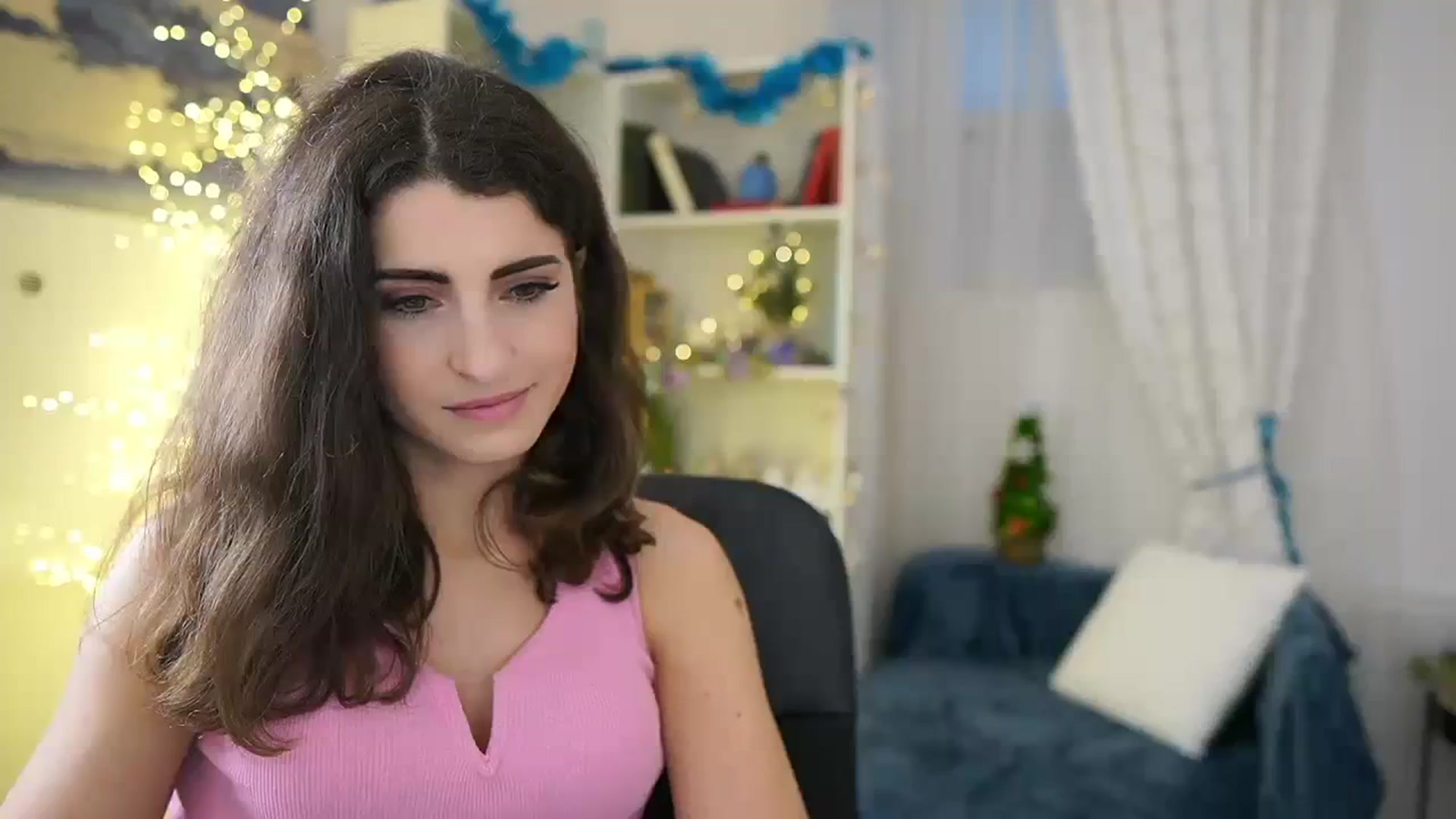 Gallery image thumbnail from EVA__LOVIA_'s myfreecams stream on, 12/22/2023, 14:09 image 17 of 20
