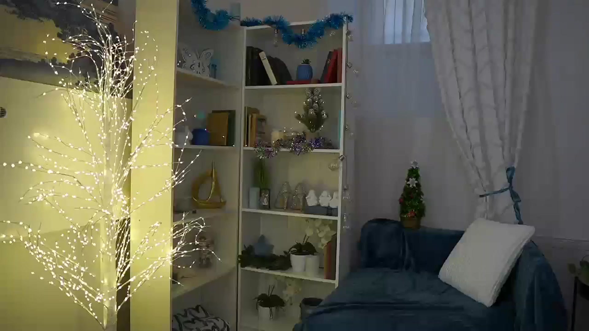 Gallery image thumbnail from EVA__LOVIA_'s myfreecams stream on, 12/27/2023, 11:34 image 10 of 20