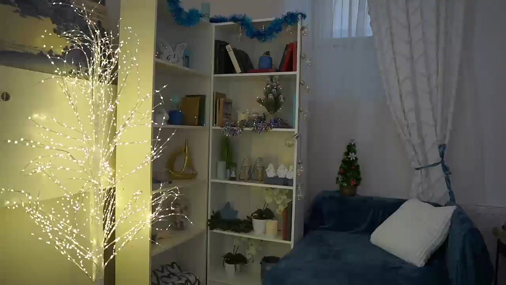 Gallery image thumbnail from EVA__LOVIA_'s myfreecams stream on, 12/29/2023, 11:33 image 14 of 20