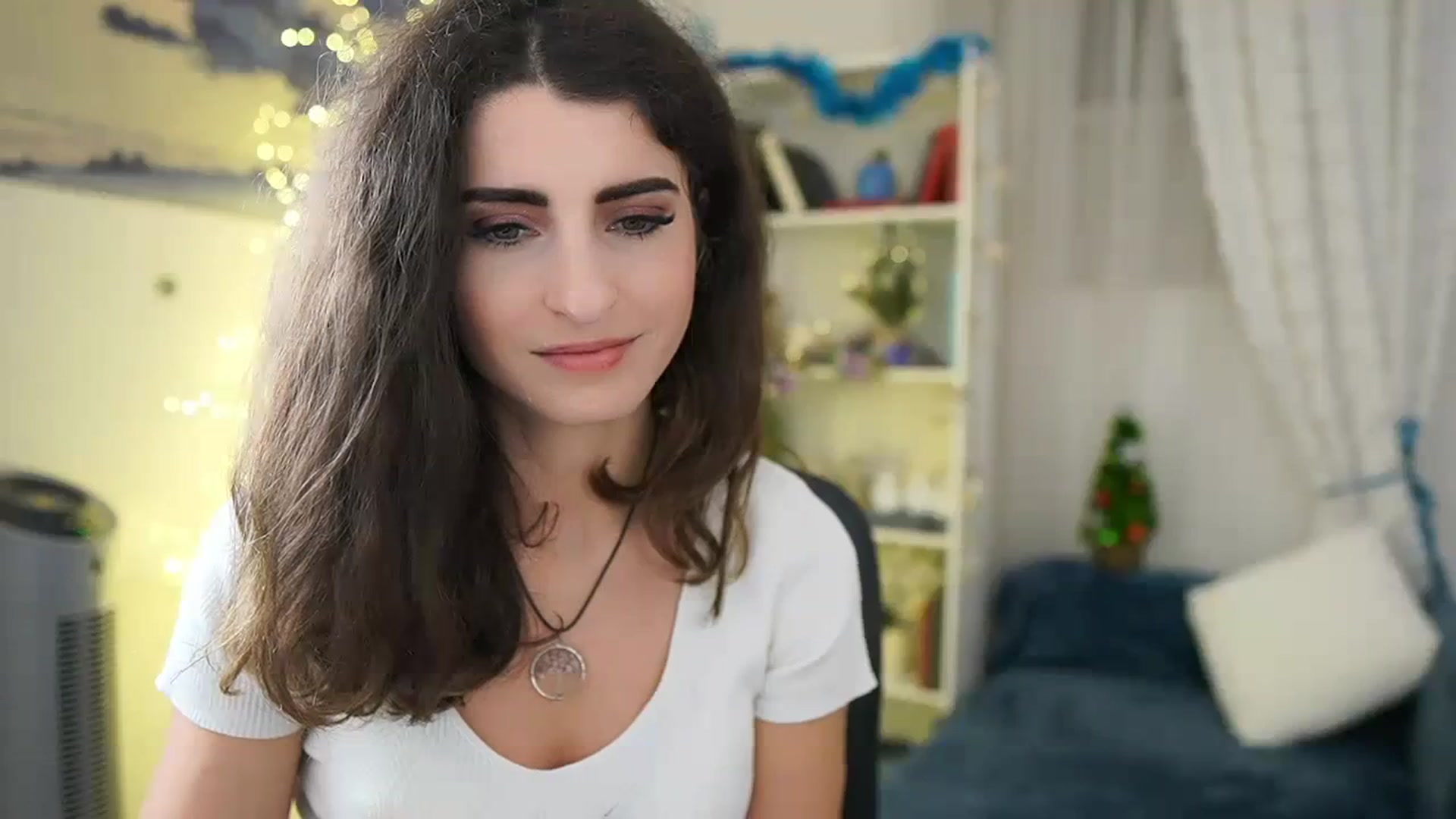 Gallery image thumbnail from EVA__LOVIA_'s myfreecams stream on, 01/01/2024, 18:01 image 10 of 20