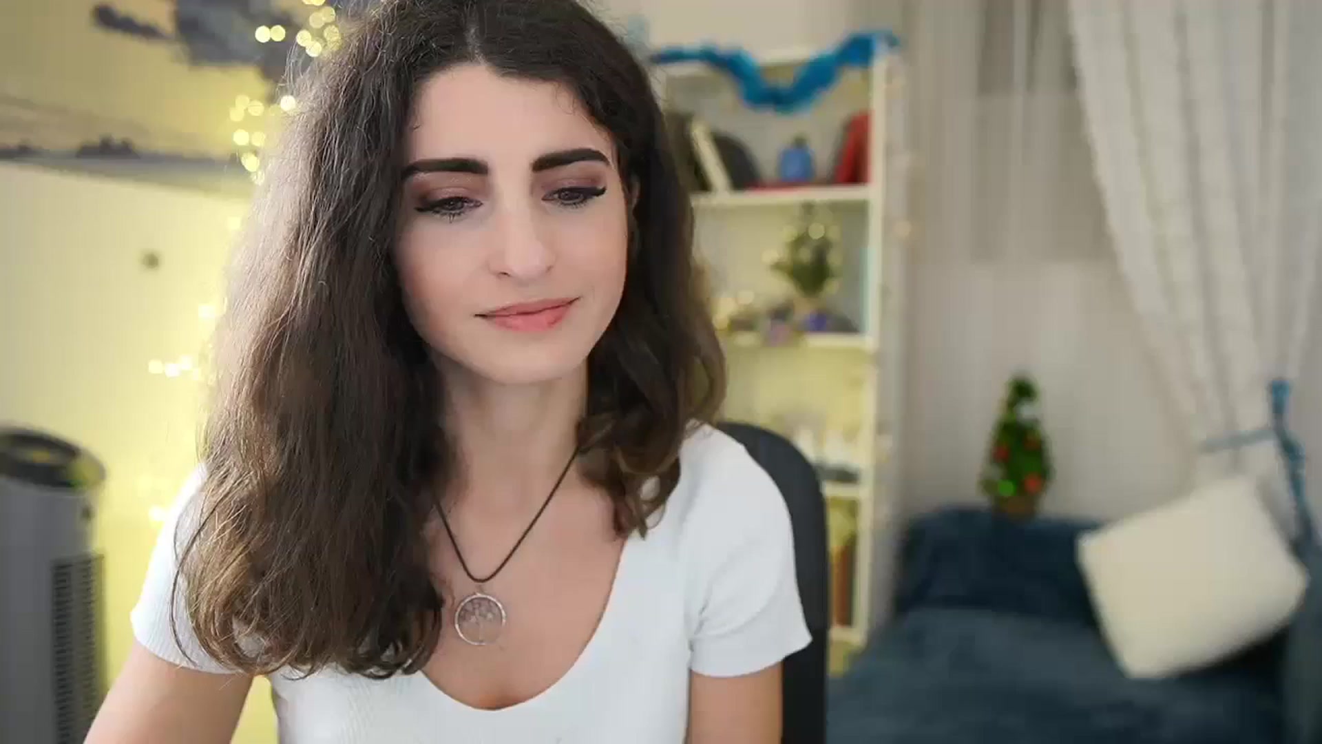 Gallery image thumbnail from EVA__LOVIA_'s myfreecams stream on, 01/01/2024, 18:53 image 13 of 20