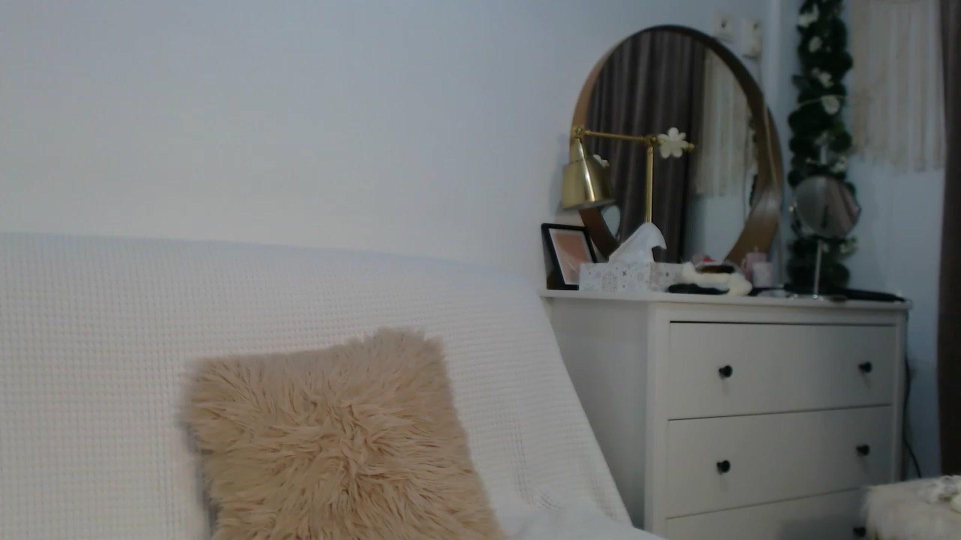 Gallery image thumbnail from E_V_A___'s myfreecams stream on, 01/06/2024, 21:40 image 17 of 20