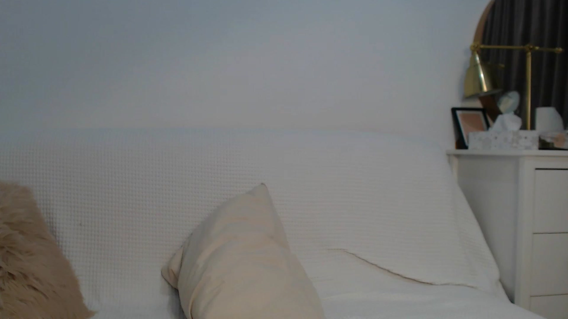 Gallery image thumbnail from E_V_A___'s myfreecams stream on, 01/10/2024, 04:36 image 16 of 20