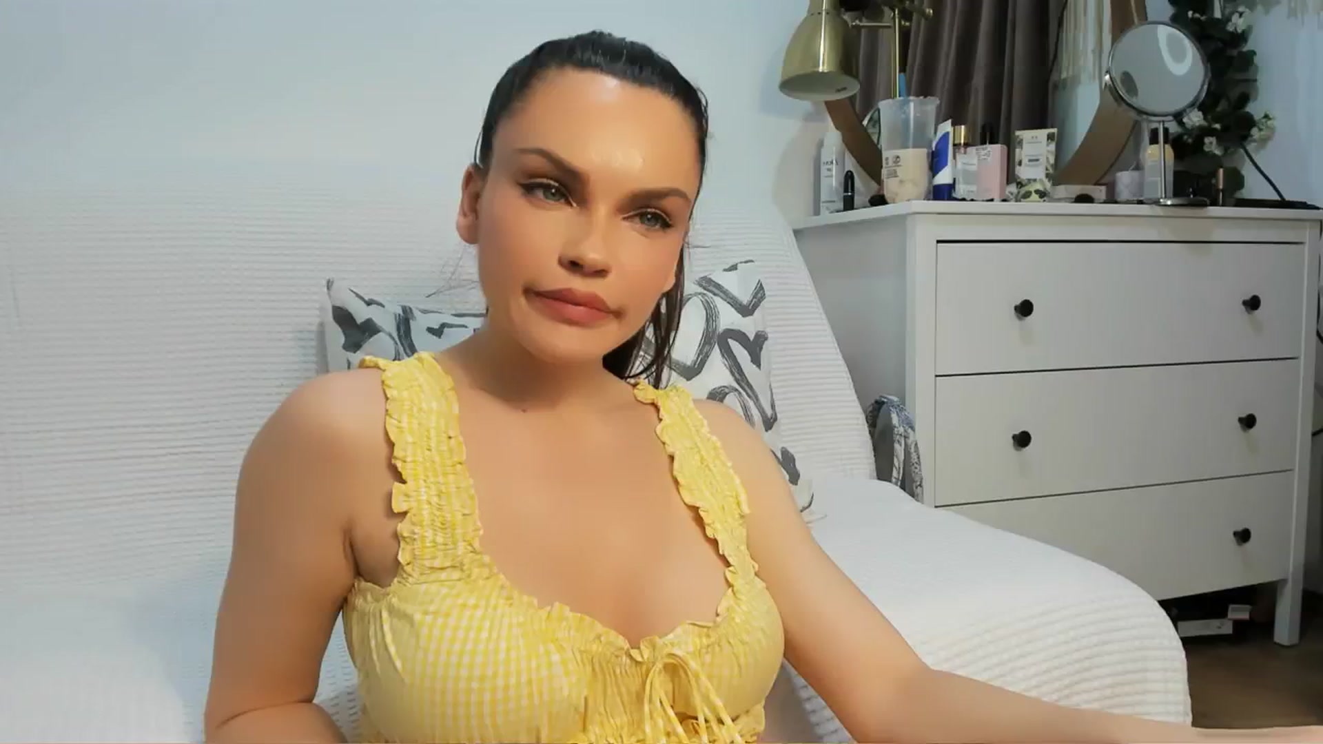 Gallery image thumbnail from E_V_A___'s myfreecams stream on, 06/25/2024, 01:42 image 1 of 20