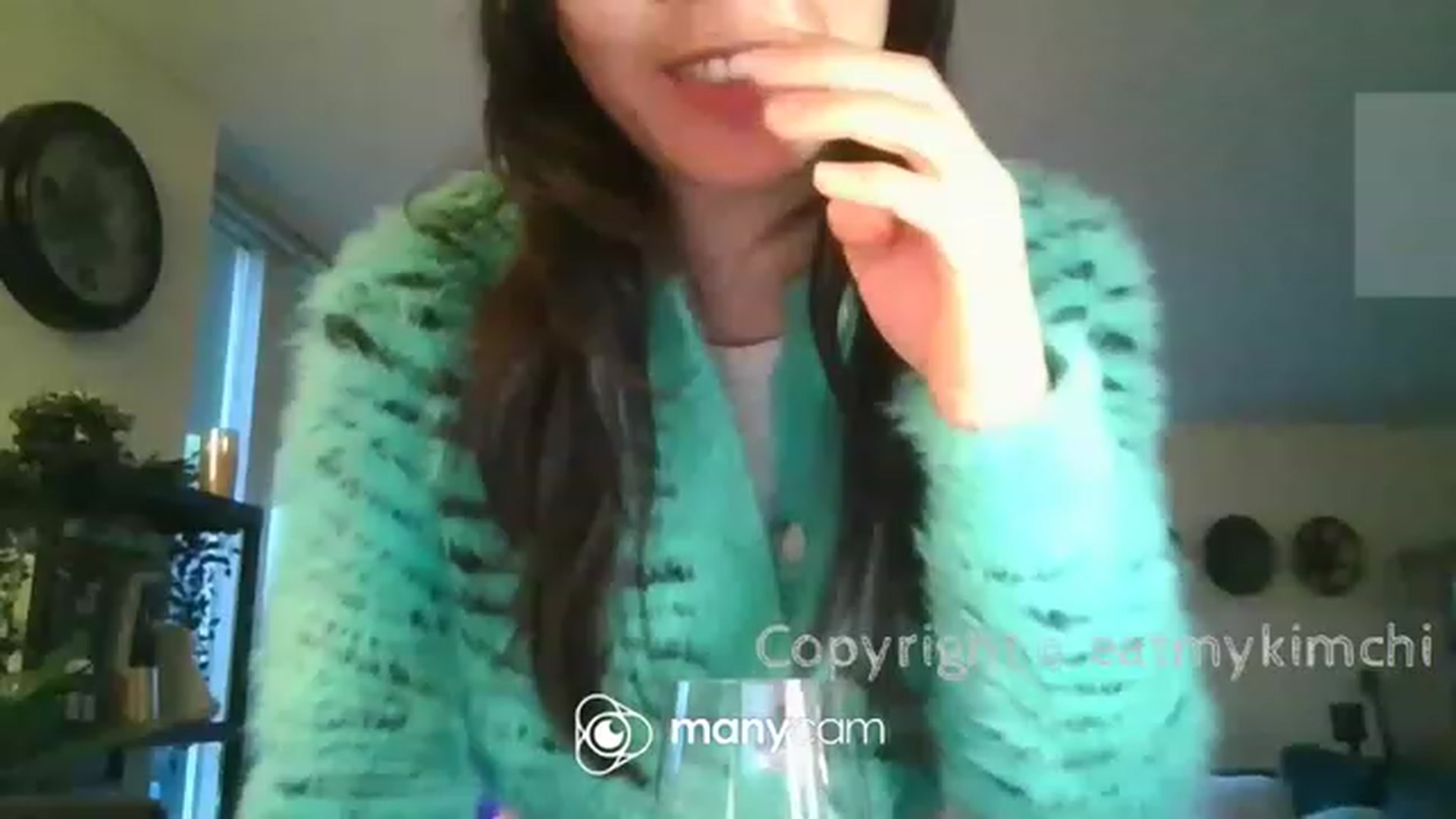 Gallery image thumbnail from EatMyKimchi's myfreecams stream on, 12/04/2022, 07:56 image 18 of 20