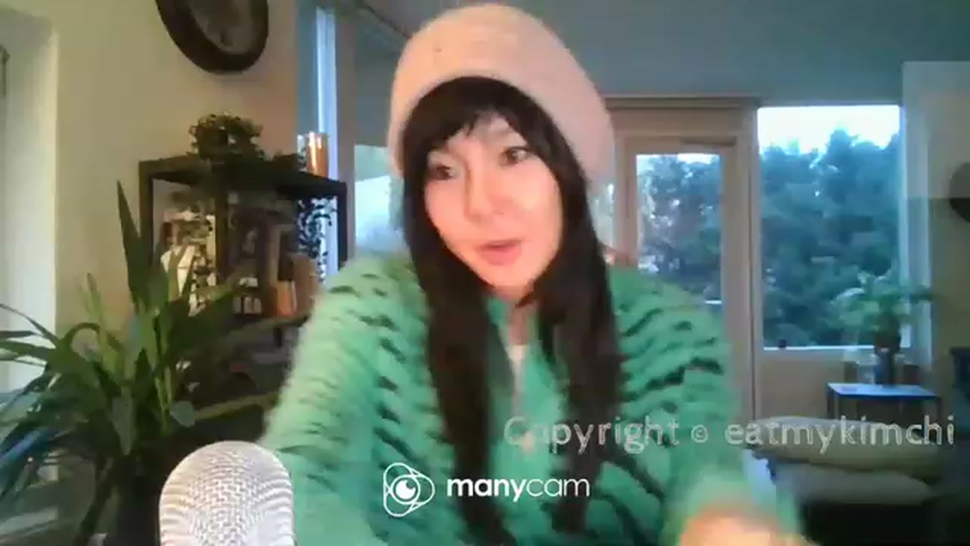 Gallery image thumbnail from EatMyKimchi's myfreecams stream on, 12/04/2022, 07:56 image 12 of 20