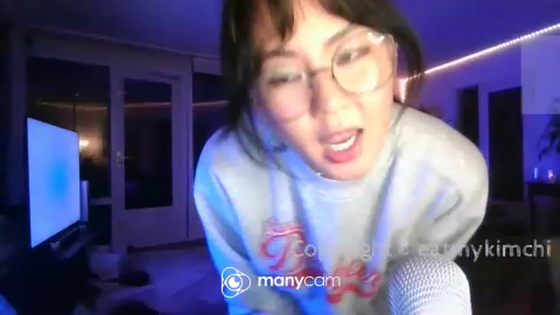 Gallery image thumbnail from EatMyKimchi's myfreecams stream on, 12/10/2022, 19:00 image 1 of 20