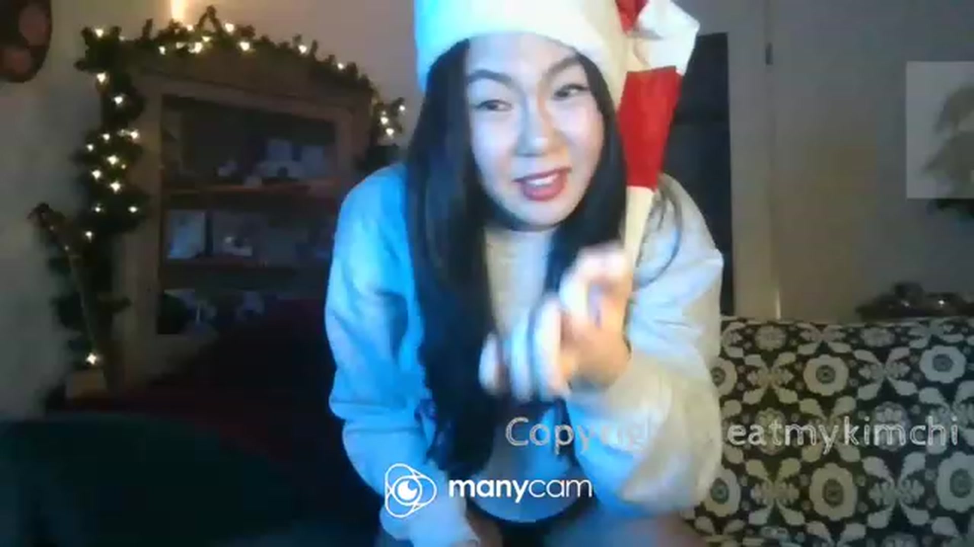 Gallery image thumbnail from EatMyKimchi's myfreecams stream on, 12/20/2022, 01:34 image 9 of 20