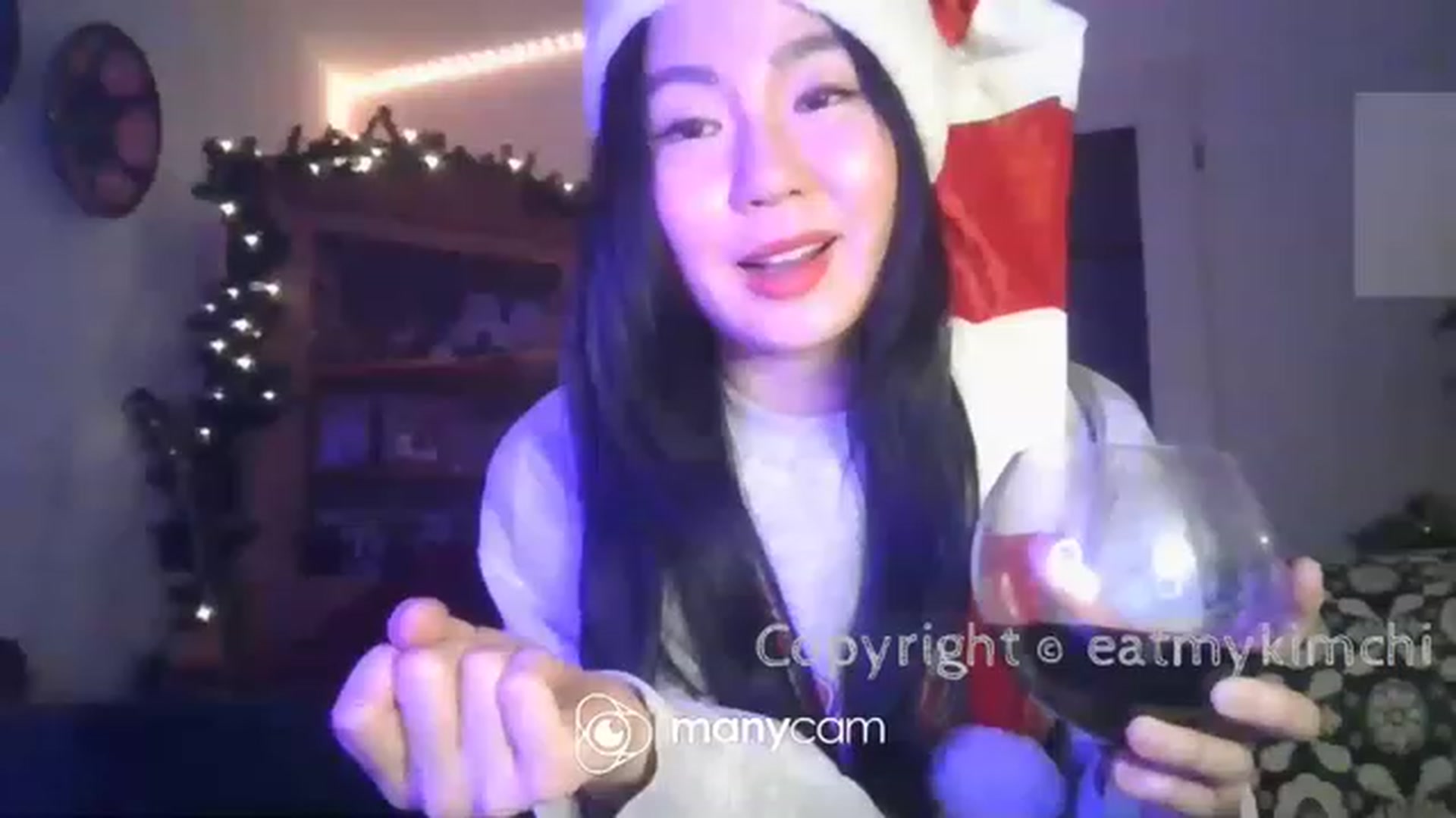 Gallery image thumbnail from EatMyKimchi's myfreecams stream on, 12/20/2022, 01:34 image 8 of 20