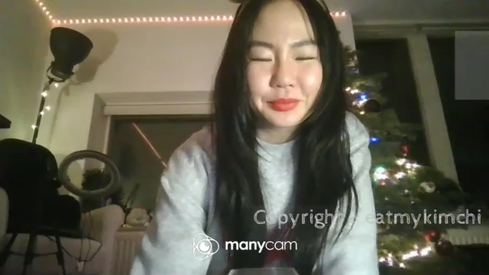 Gallery image thumbnail from EatMyKimchi's myfreecams stream on, 12/20/2022, 01:34 image 3 of 20